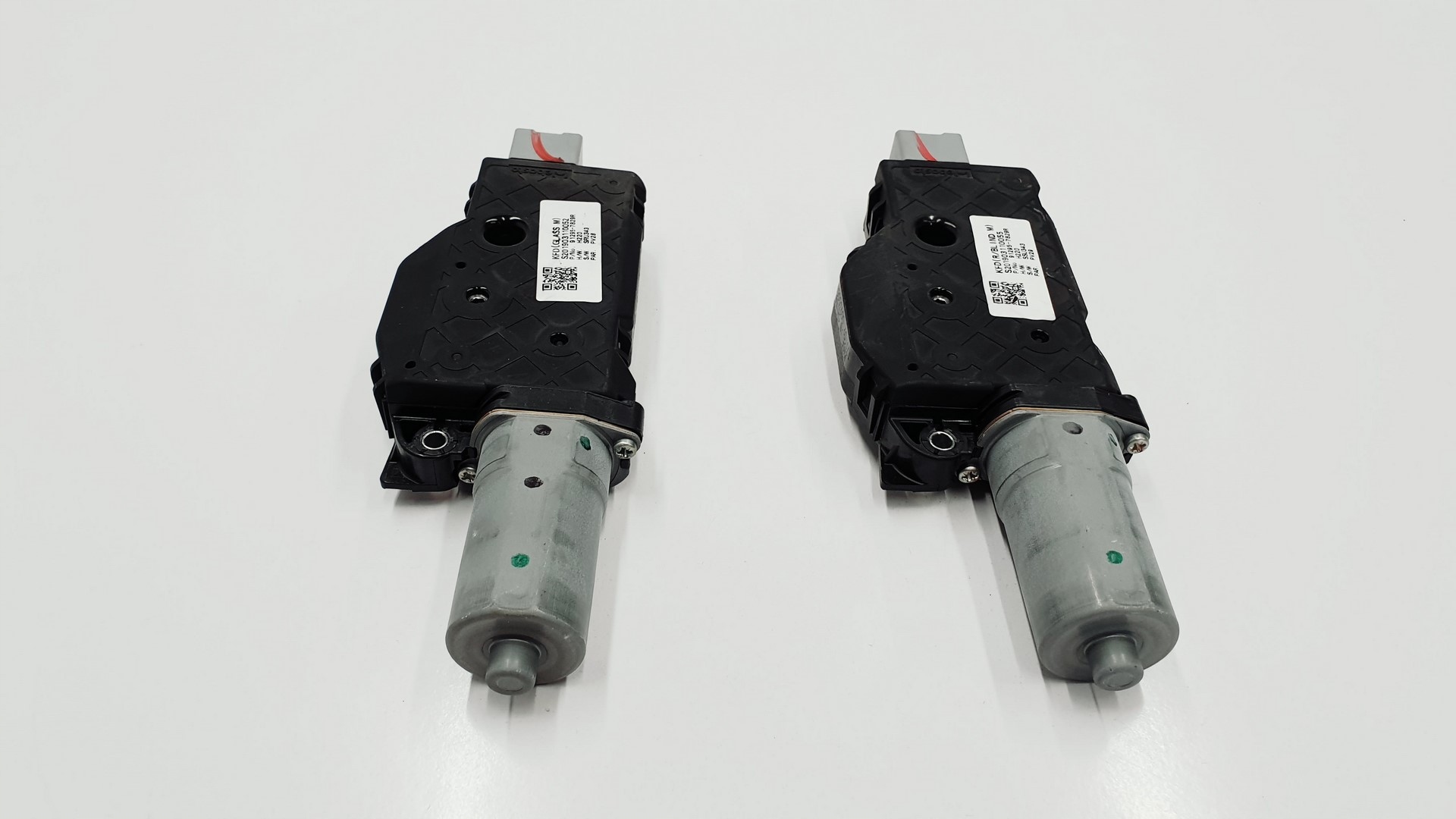 SILNICZEK SZYBERDACHU RENAULT TALISMAN 912957829R Part number 912957829R