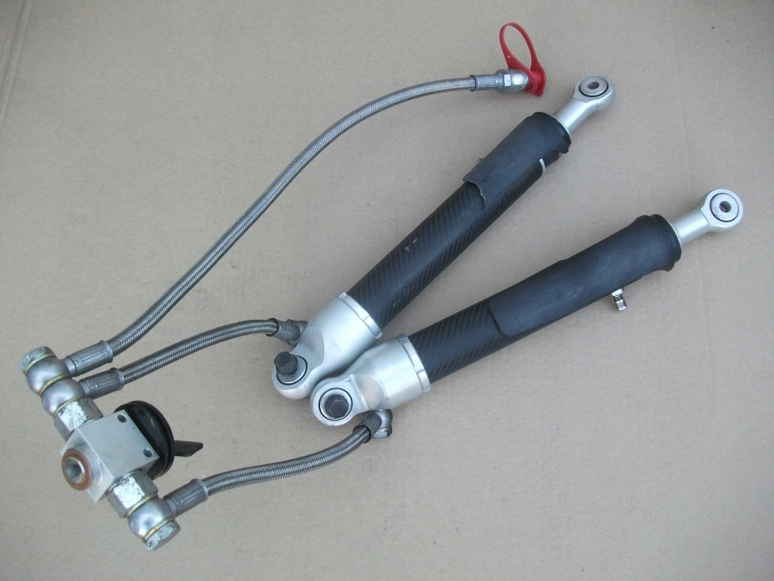 QUADRO 350 АМОРТИЗАТОРЫ ПЕРЕДНЯЯ ПОДВЕСКА