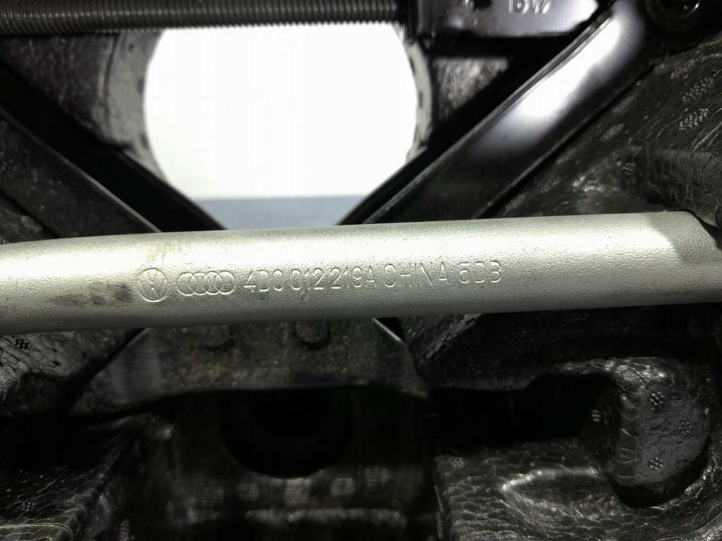 SKODA OCTAVIA III STYROPIAN WKLAD KOŁA ZAPASOWEGO LEWAREK KLUCZ 5E0012115F Numer katalogowy części 5E0012115F