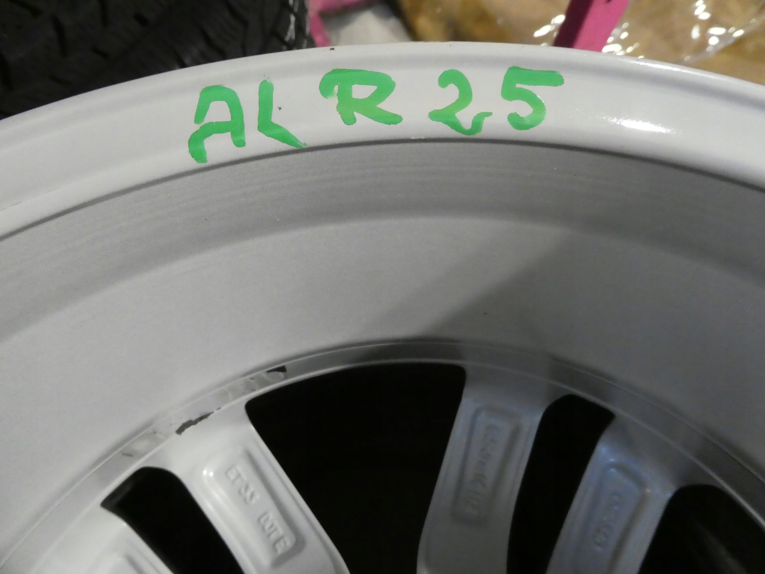 4X discs aluminium disc 5N0601025R VW 5X112