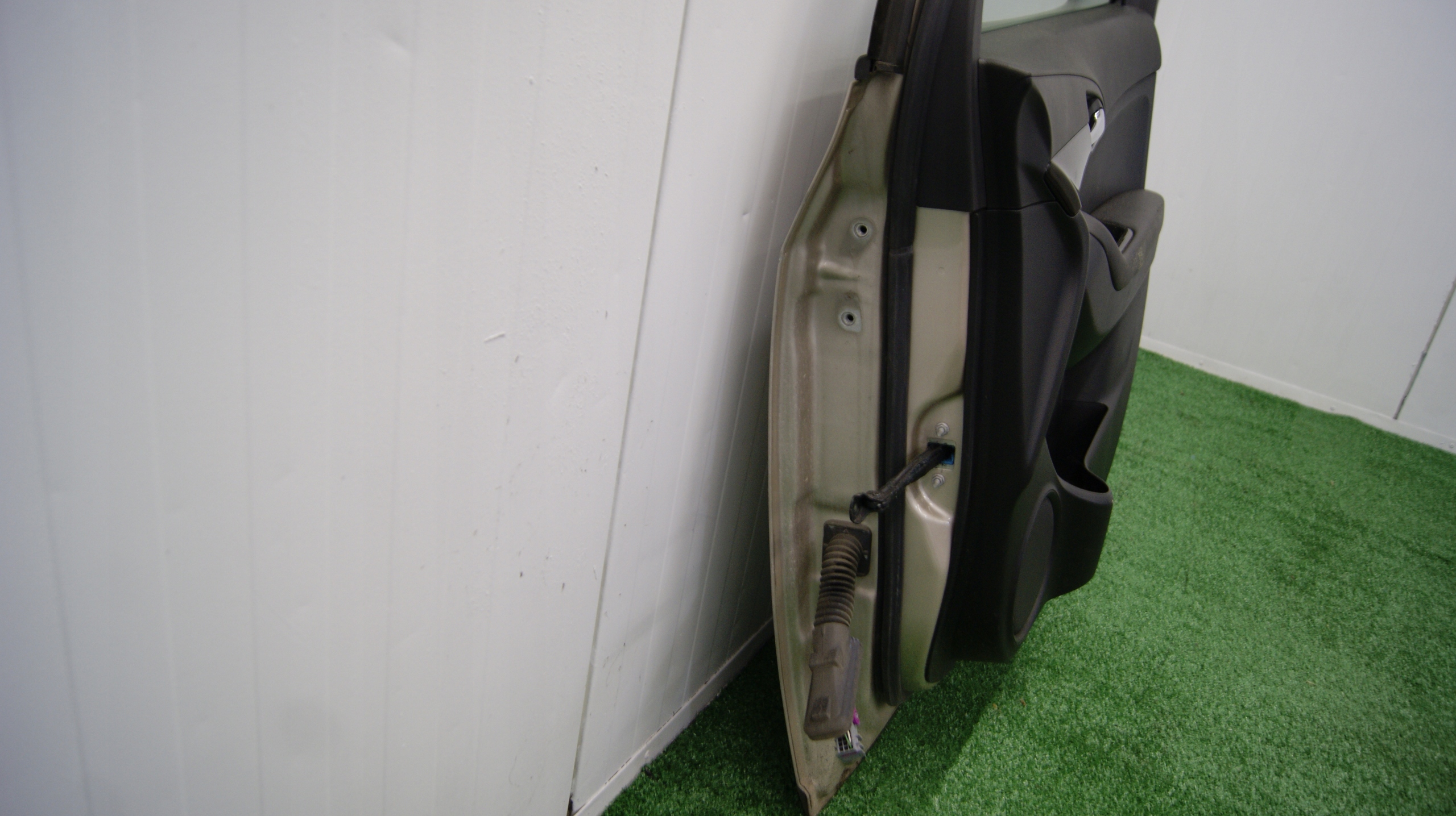door right front CHEVROLET ORLANDO KOD LAKIERU GOZ 2012