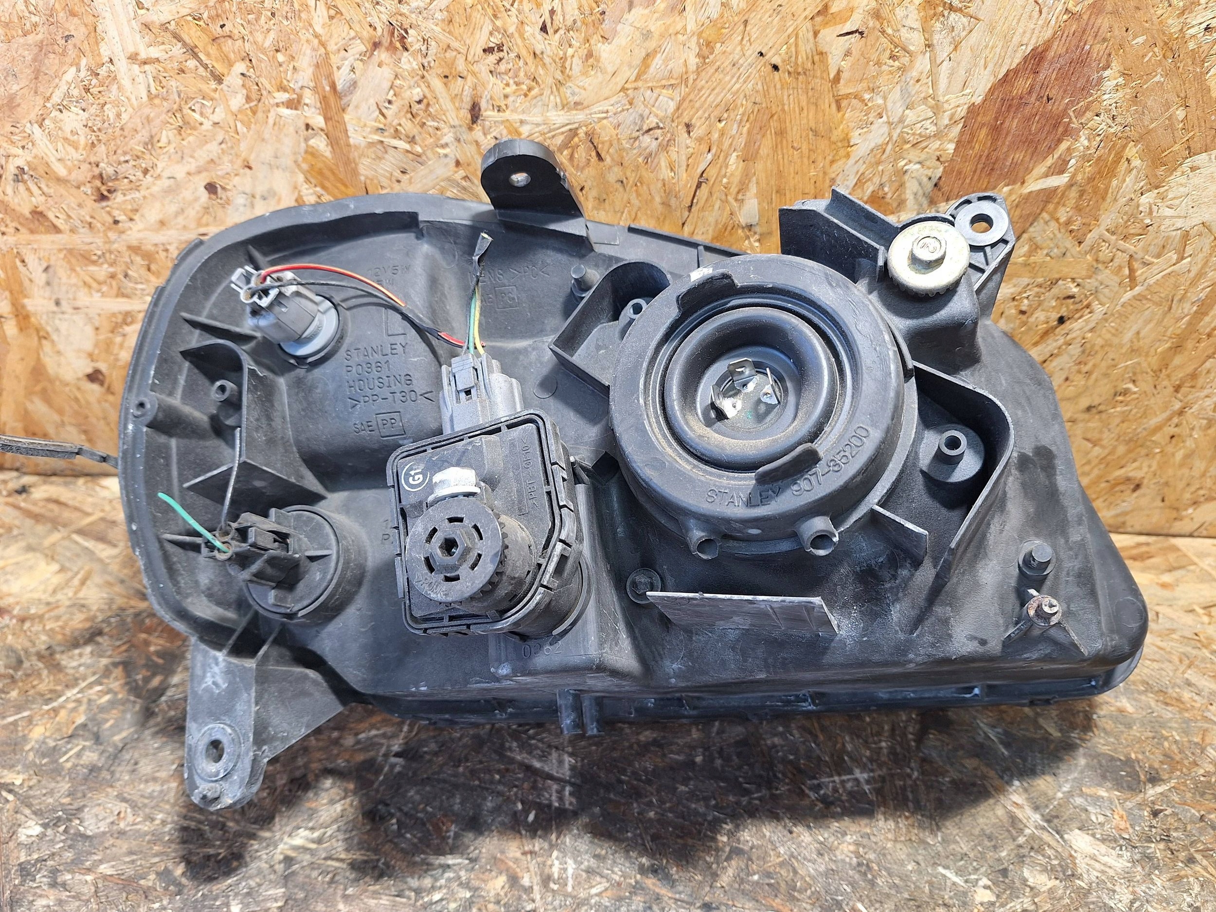 light left SUZUKI IGNIS and 00-03 EUROPA
