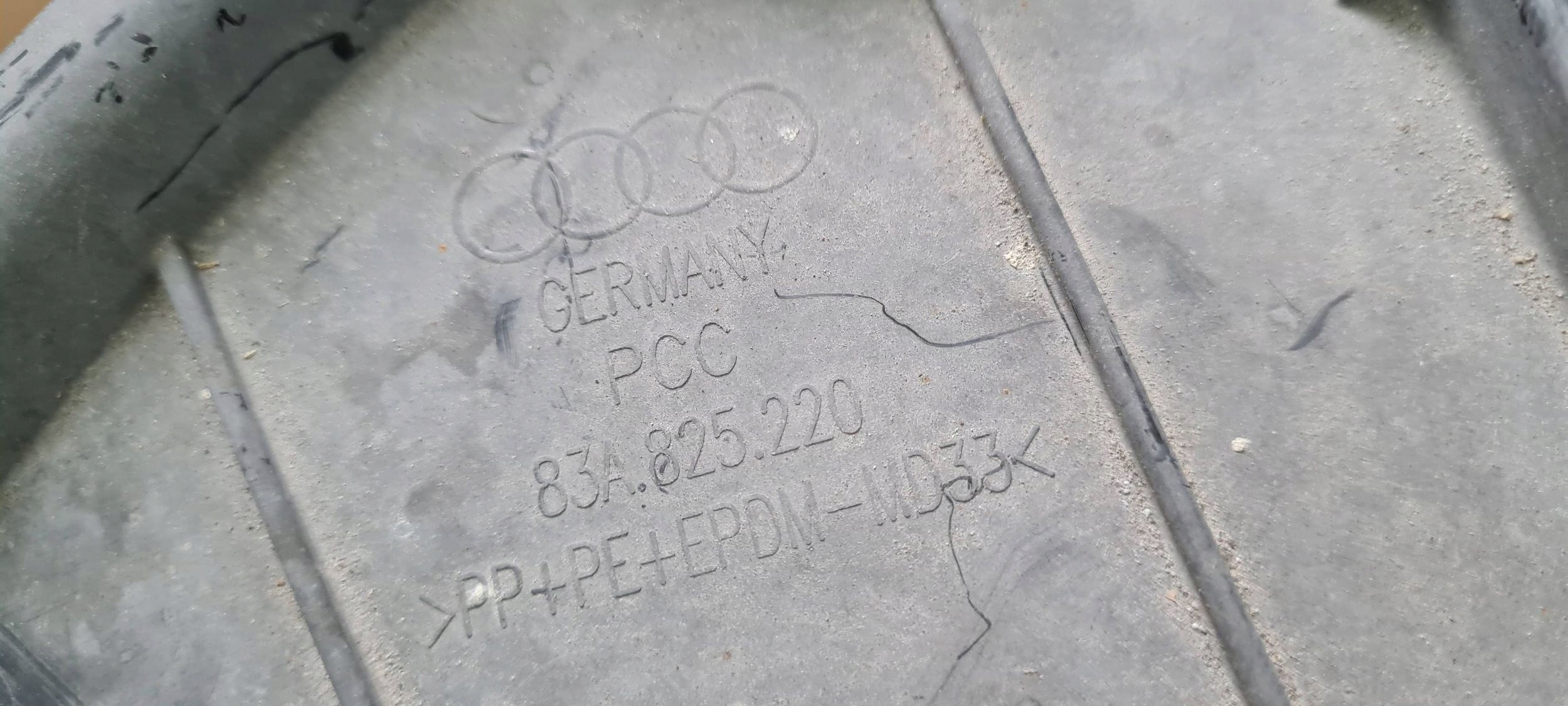Q3 83A cover chassis right right rear part 83A825220