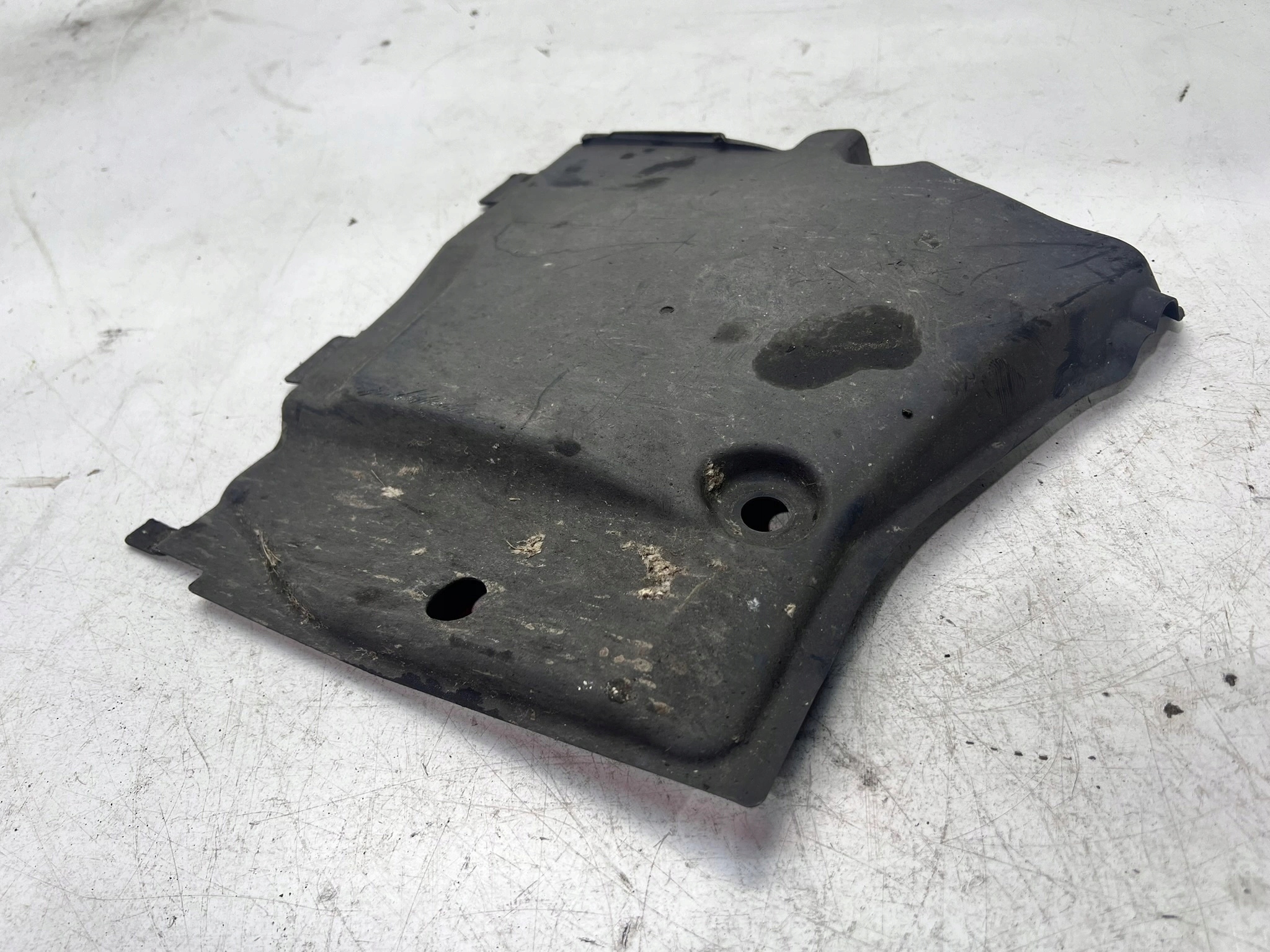 cover chassis front AUDI A4 B9 8W0825201 50/26