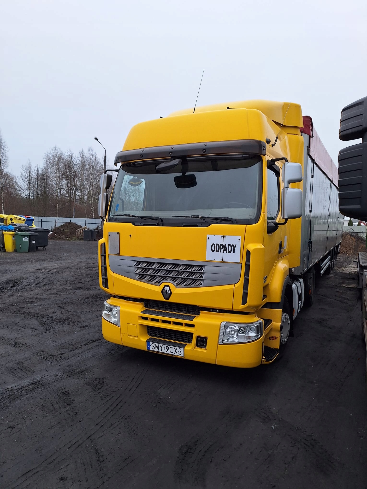 Renault Premium wraz z ruchomą podłogą