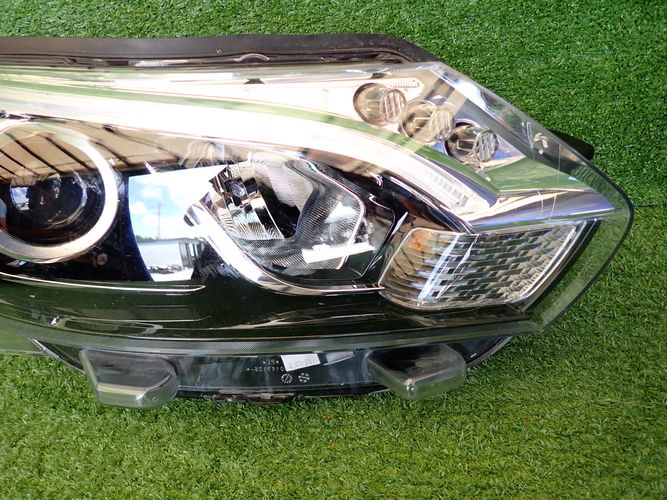 TOYOTA PROACE BI XENON 16- reflektor right light right