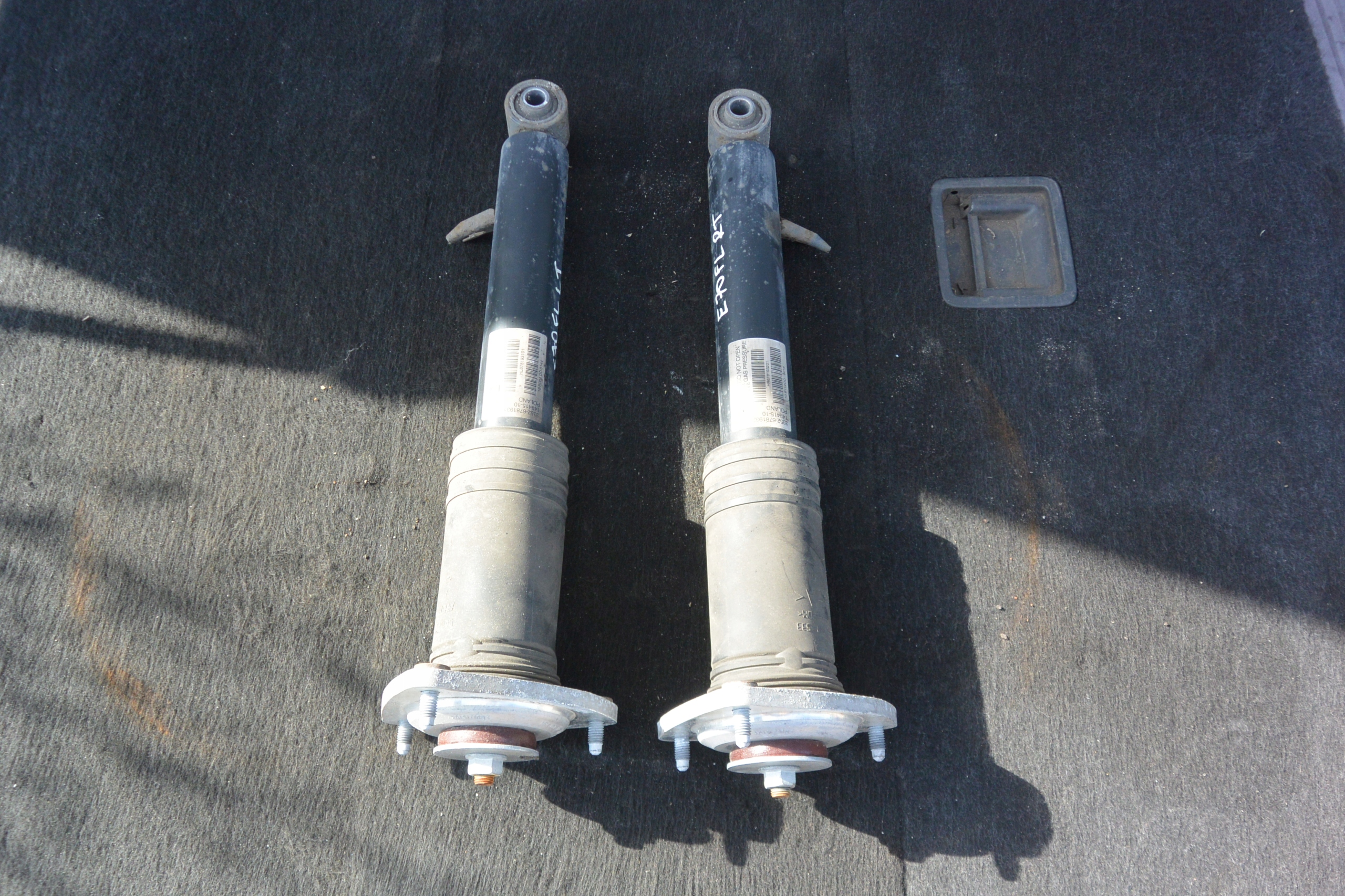 STOSSDÄMPFER HECK LINKS RECHTS BMW X5 X6 E70 E71 KPL