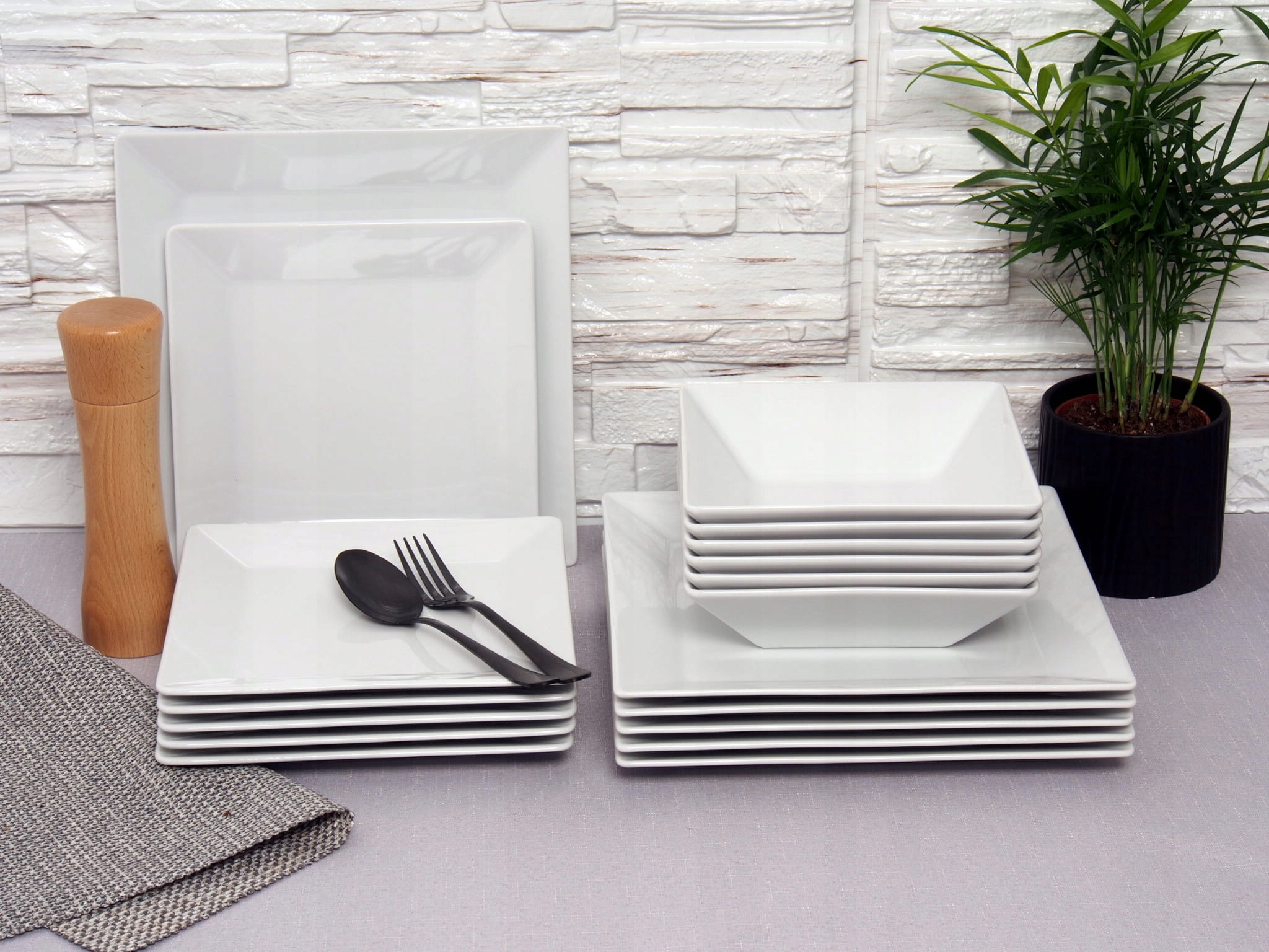 

Lubiana Classic Serwis obiadowy 18 el na 6 osób