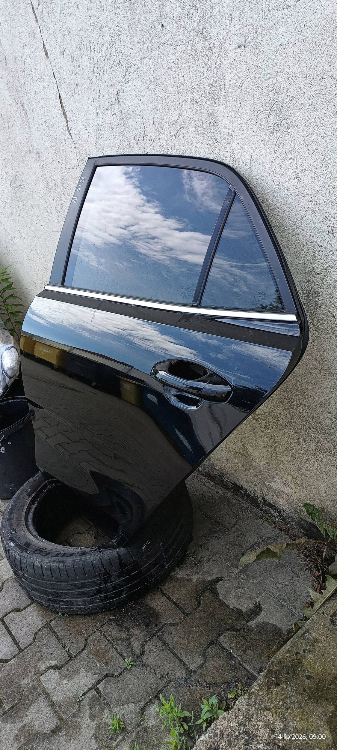 KIA RIO IV door left rear part rear. left complete 2019R