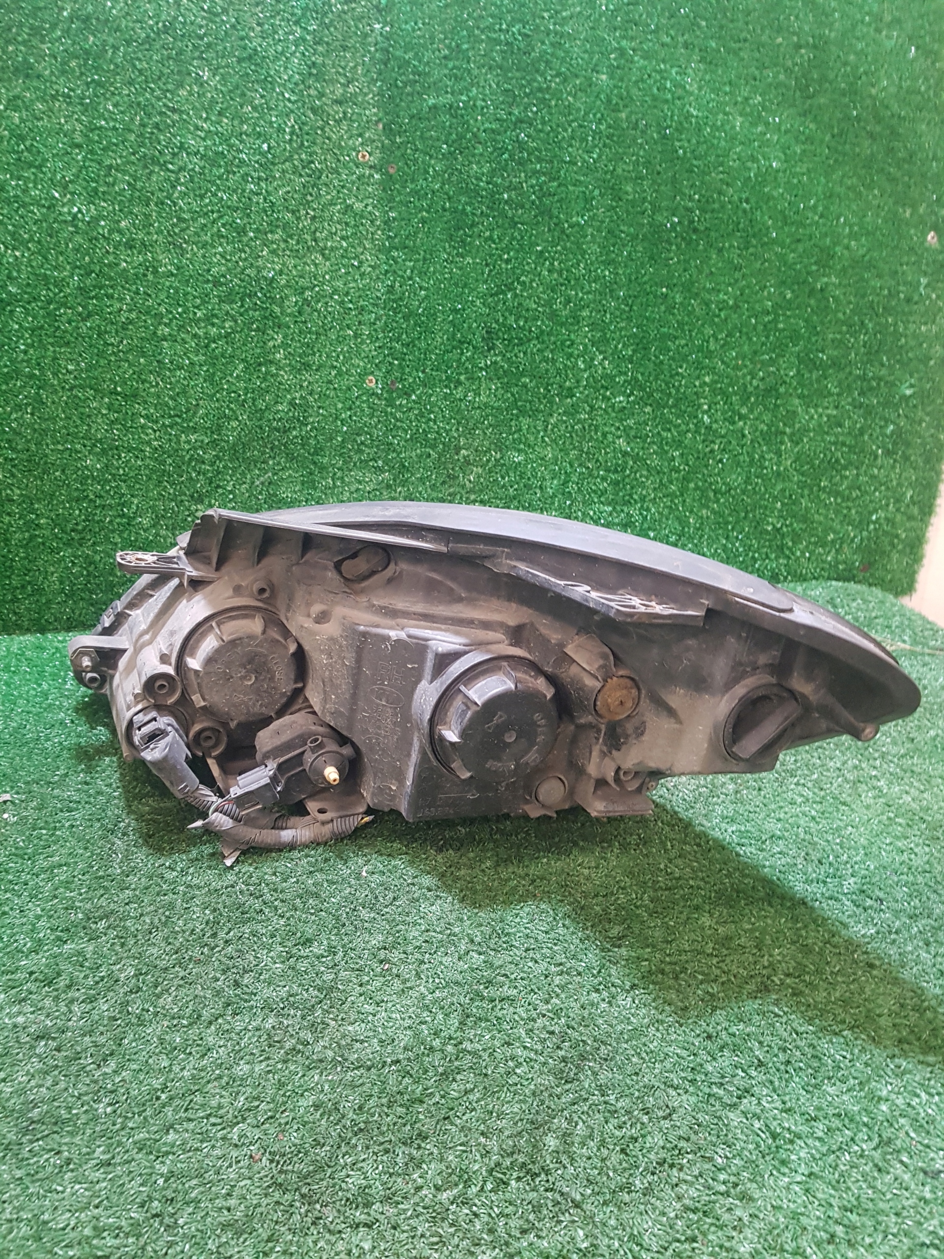 light right front KIA CEED 92102-1H000