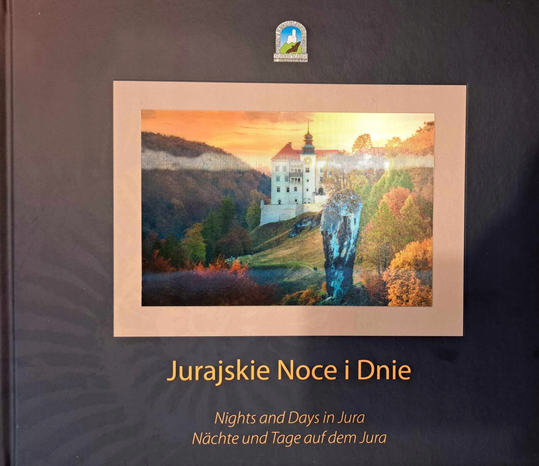 Jurajskie Noce i Dnie opis polski, ang. , niem