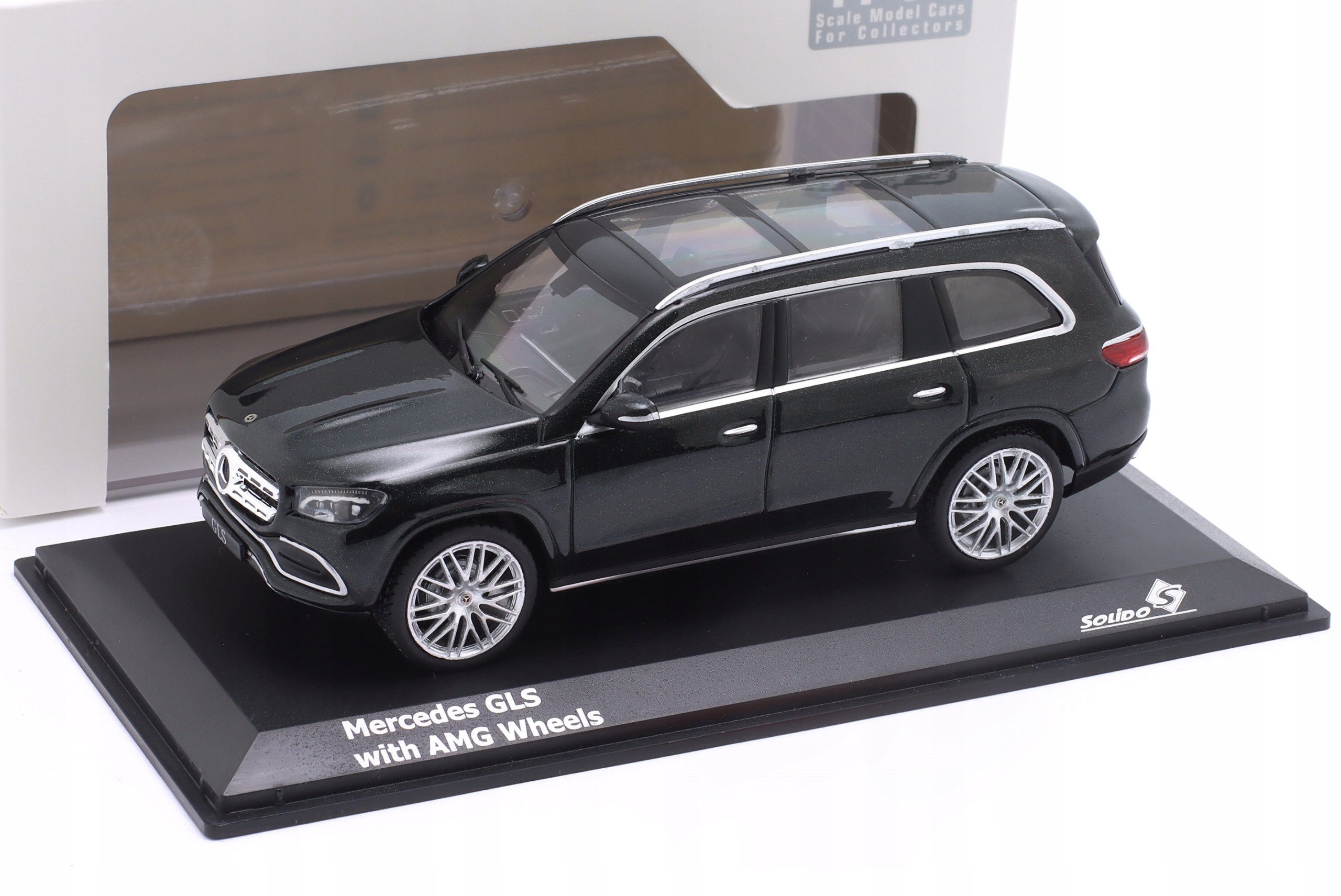 Solido Mercedes-benz Gls (X167) 2020 White w/AMG Rims Emerald Green 1:43