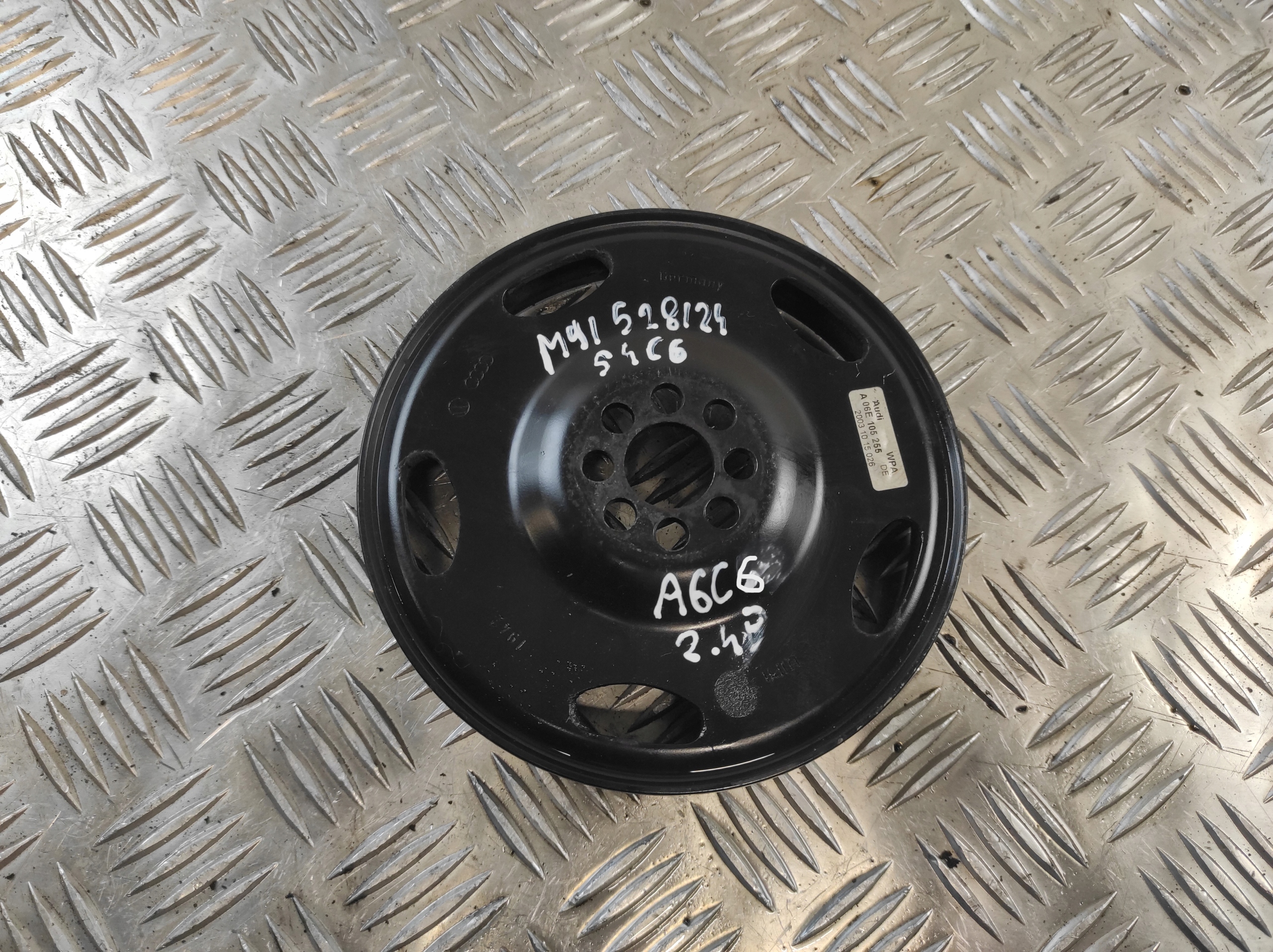 pulley AUDI A6 C6 2.4 B V6 A 06E105255 DE