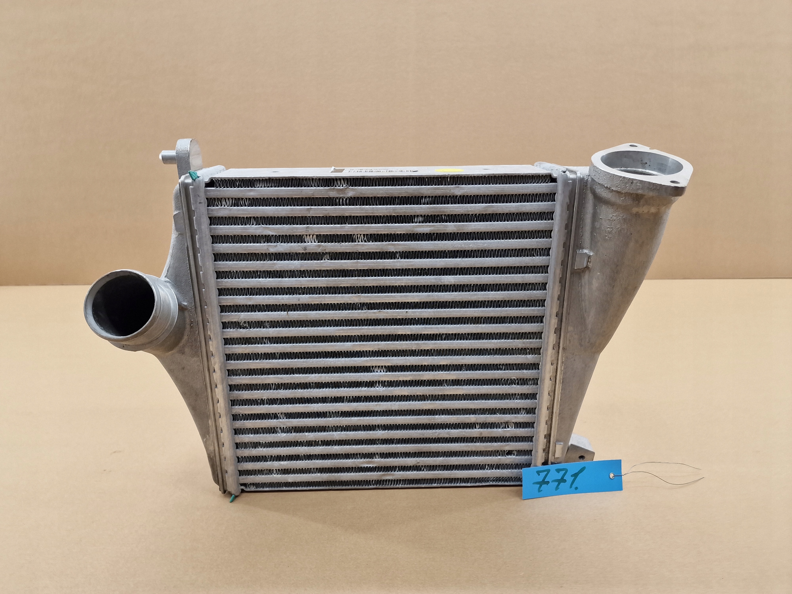 ПРАВЫЙ ИНТЕРКУЛЕР БЕНТЛИ БЕНТАЙГА 4tdi V8