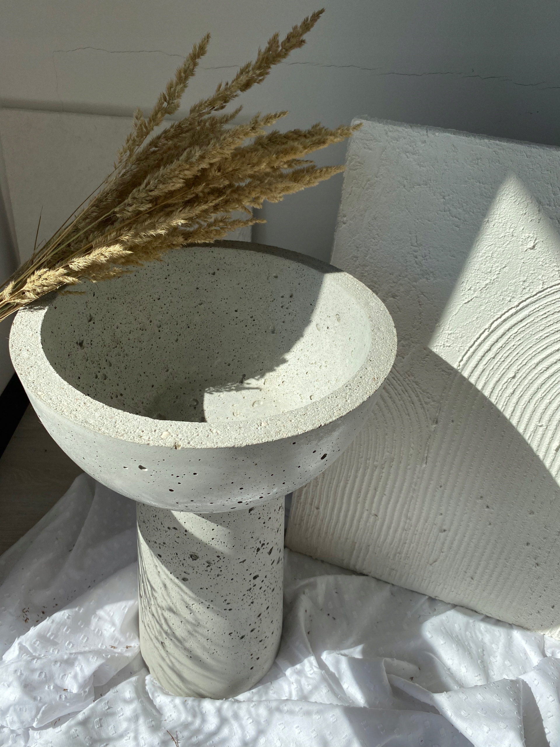 BETONOWA DONICA MISA Z BETONU okrągła wysokość 49 Marka inna