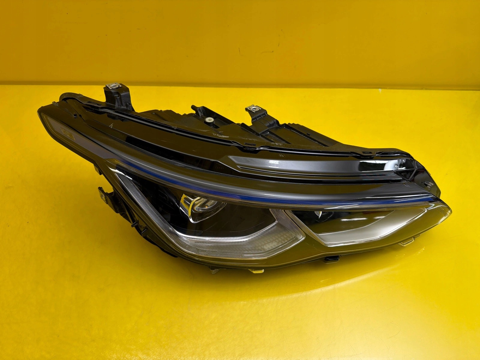 light right front VW Golf VIII GTE USA Matrix 5H0941060G