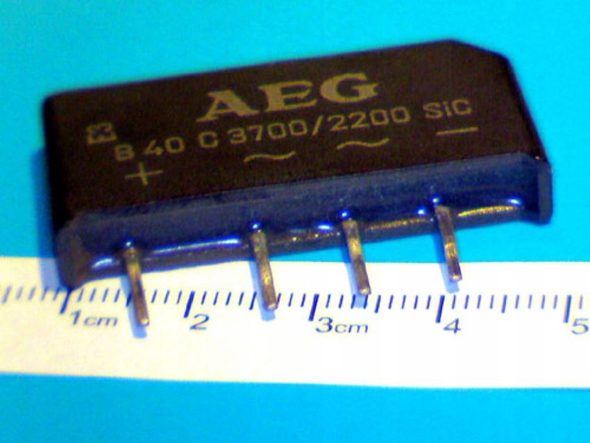 [STcs] Mostek prostowniczy płaski B40 C3700/2200 renomowany producent