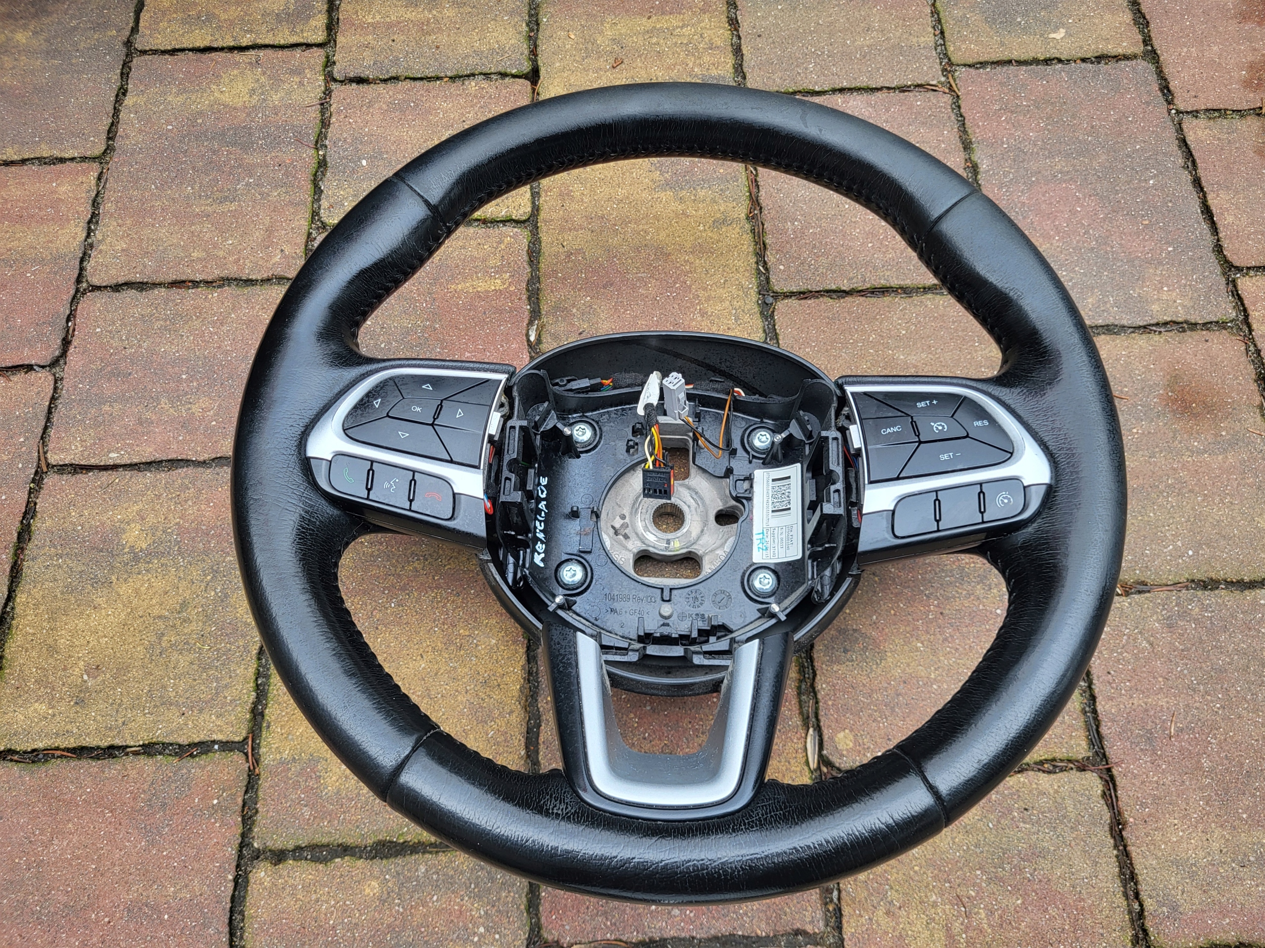 KIEROWNICA MULTIFUNKCJA JEEP RENEGADE