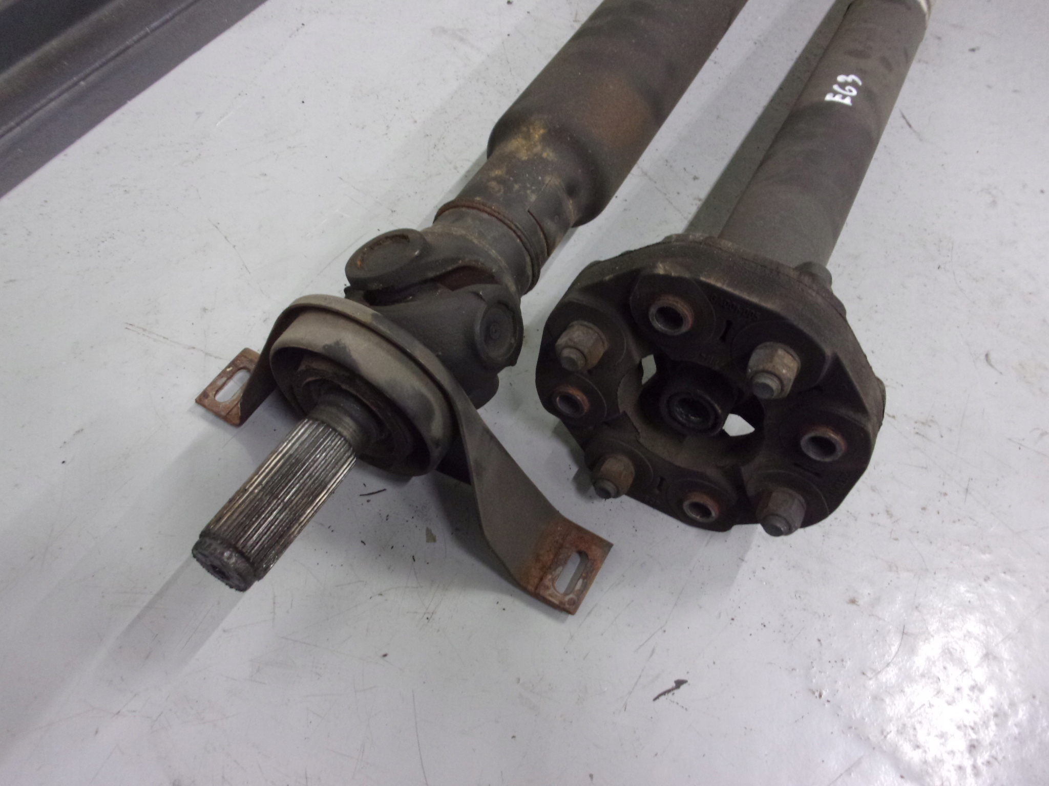 MERCEDES W211 E211 E 63 AMG M156 cardan 2114106106