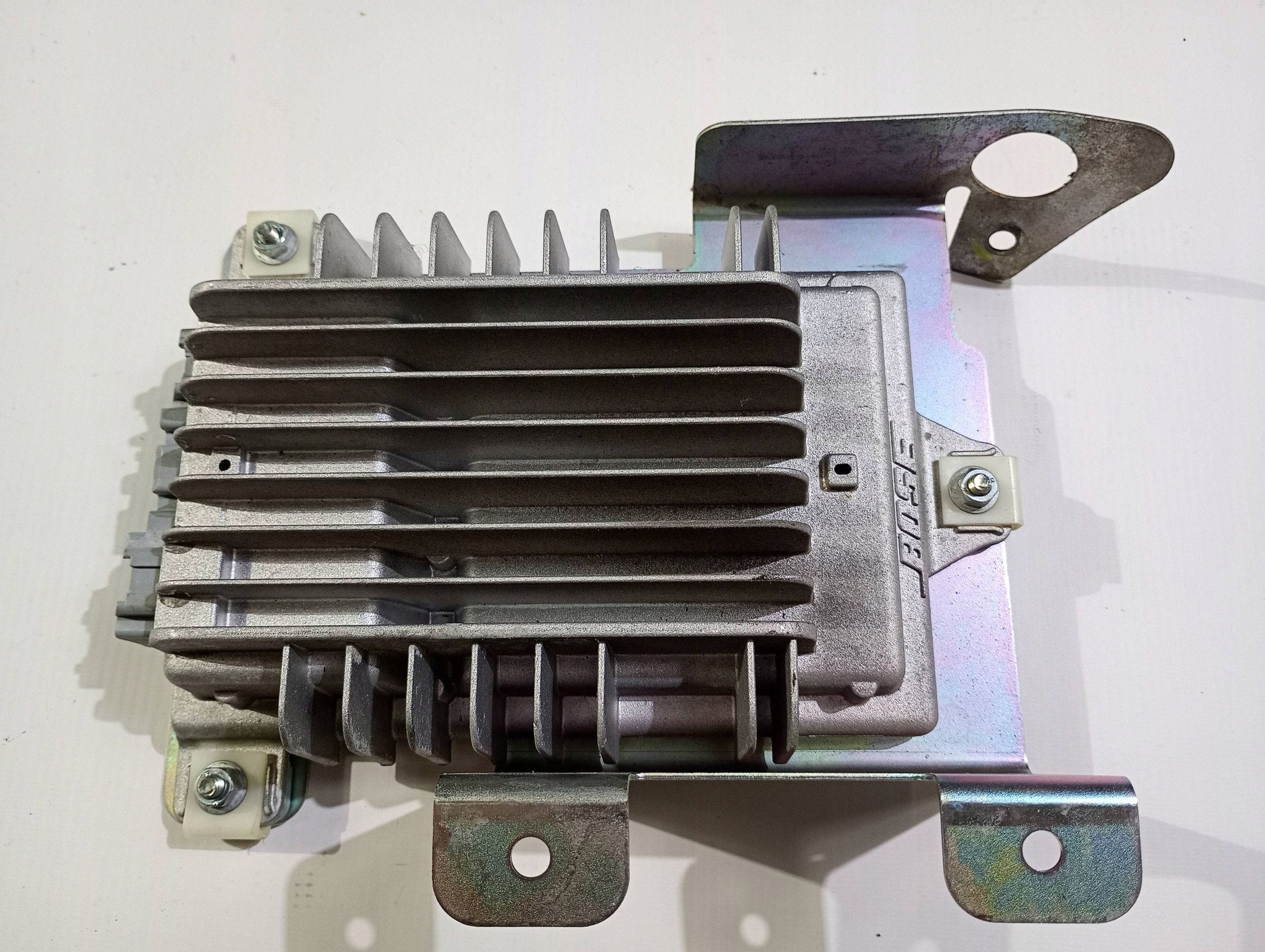 amplifier module audio BOSE Maserati GranTurismo 2008