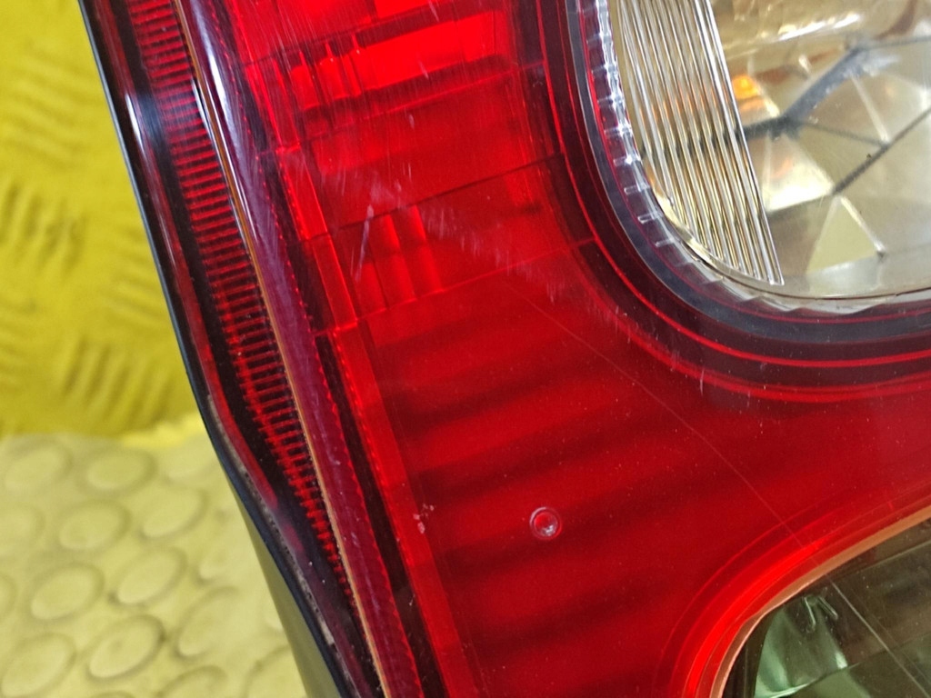 TOYOTA YARIS VERSO light right rear part