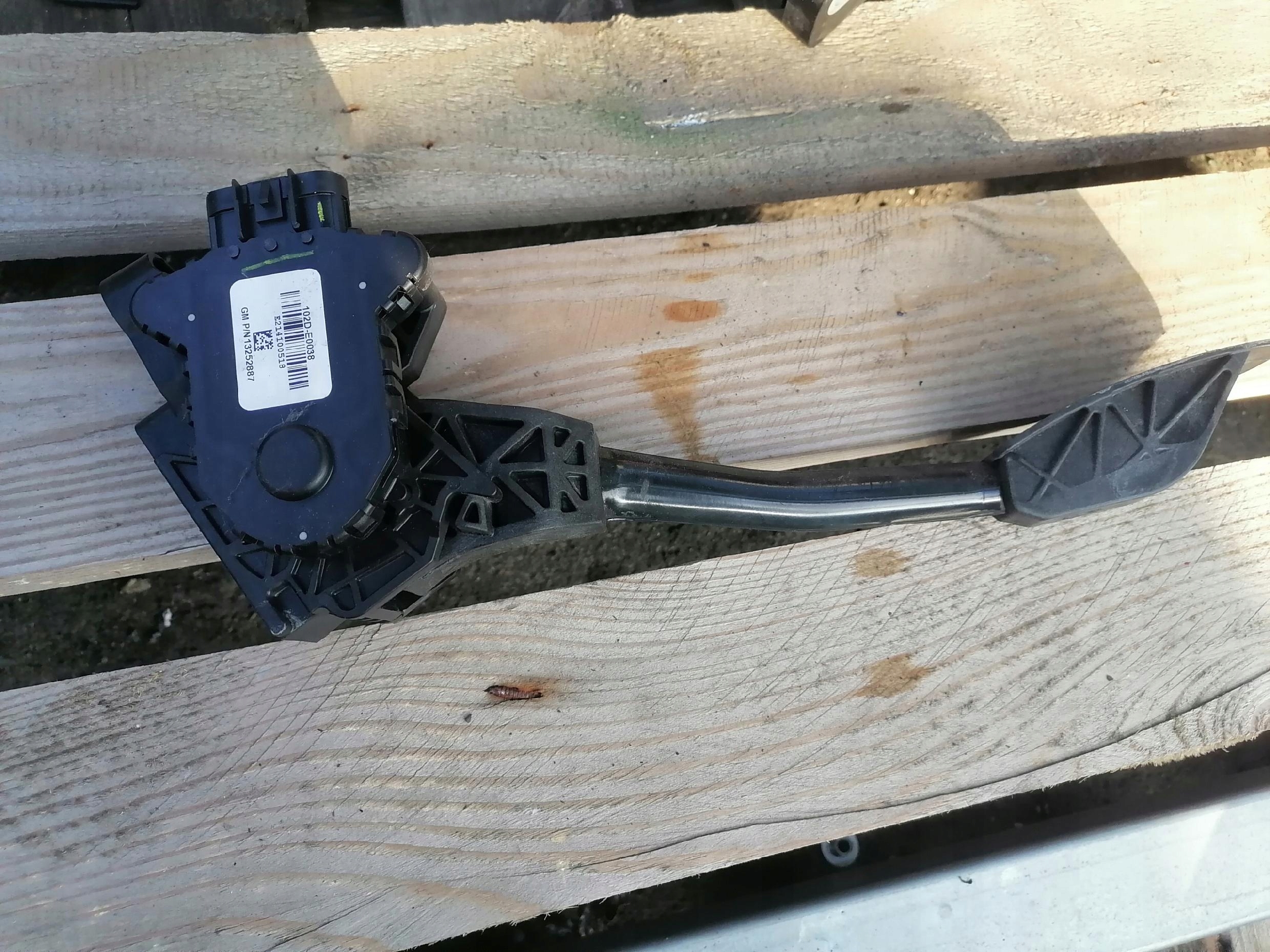 OPEL MERIVA B potentiometer accelerator pedal 13252887