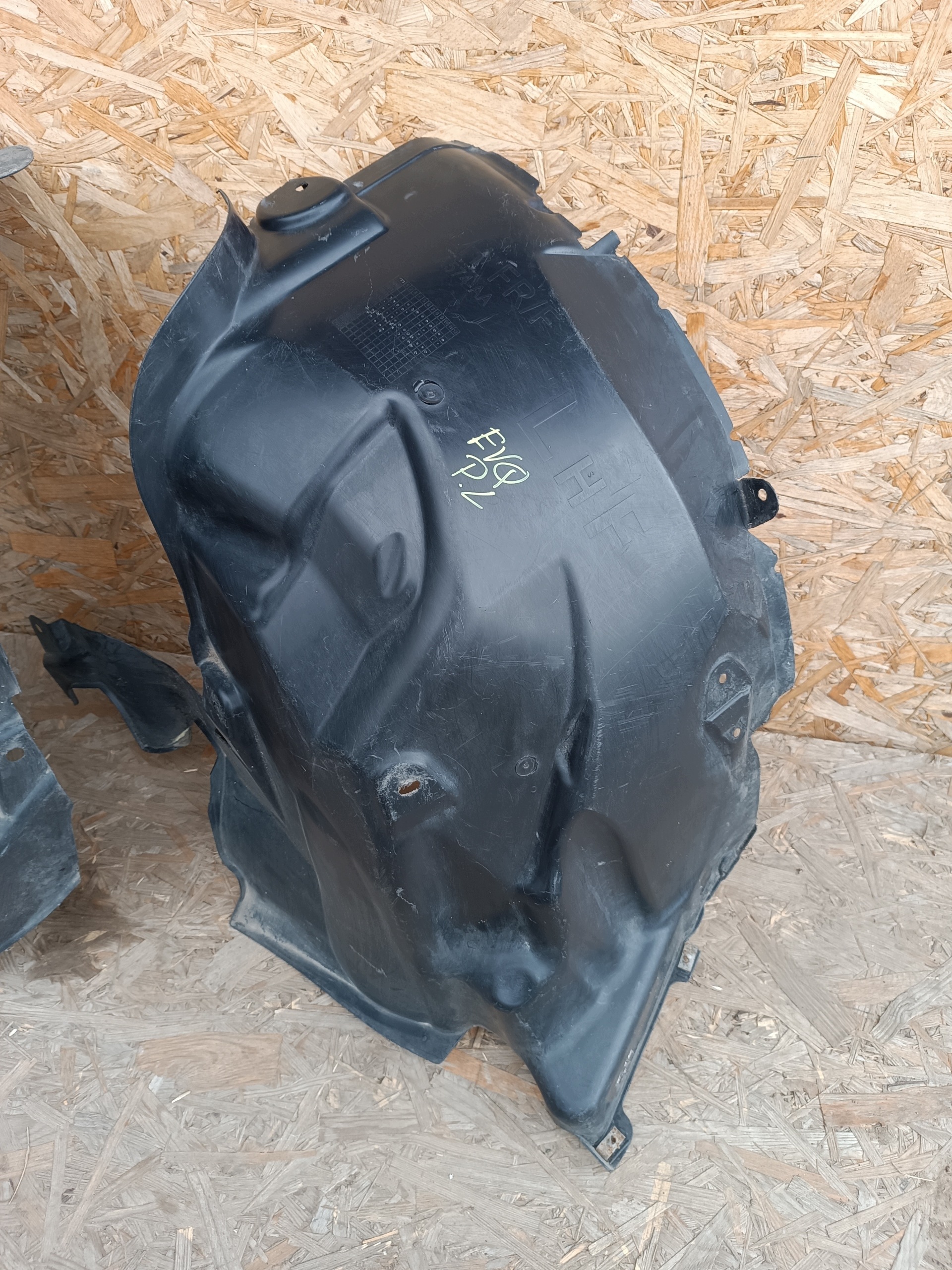 mudguard front front left LAND ROVER EVOQUE L538