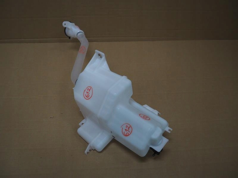 ZBIORNICZEK SPRYSKIWACZY POMPKA TOYOTA RAV4 V 2.5 HYBRID