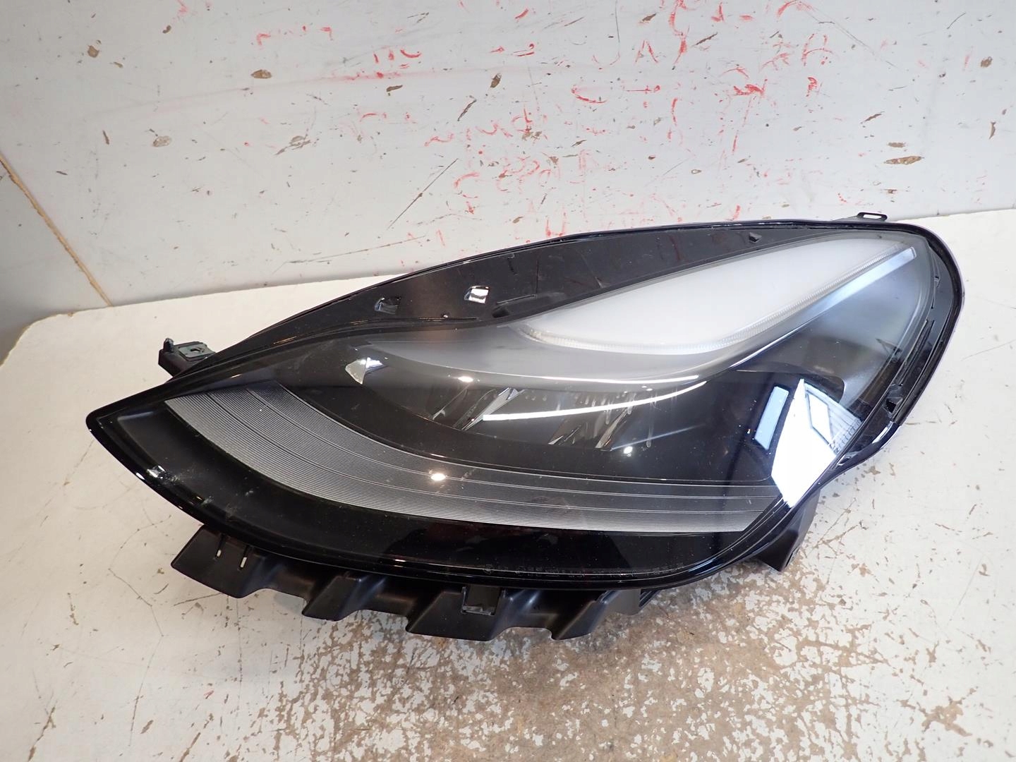 light front front left TESLA 3 LIFT 2020- FULL LED