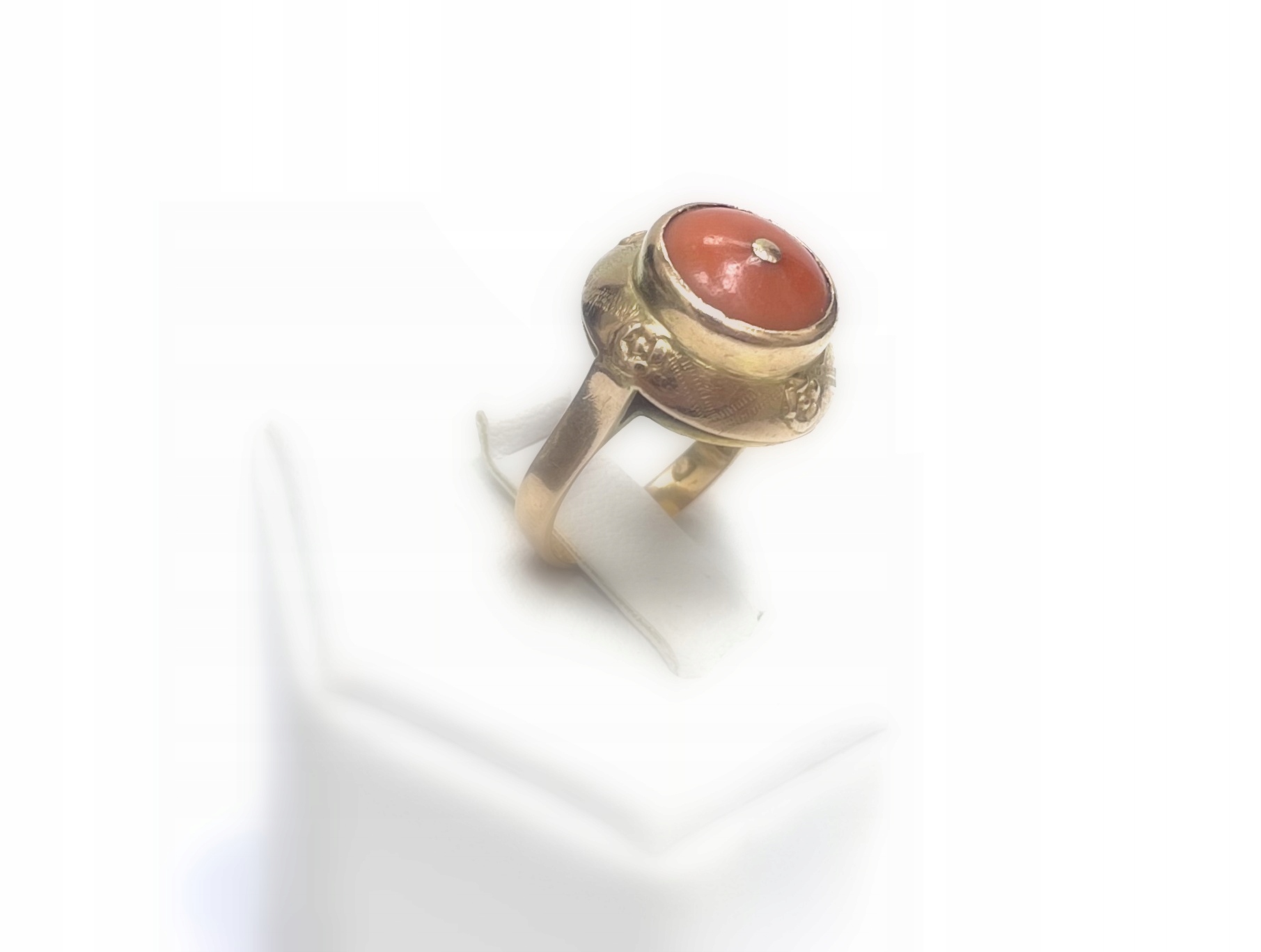 Pierścionek z koralem 585 5,98g interLOMBARD Rozmiar/Średnica wew. (mm) 14/17,00