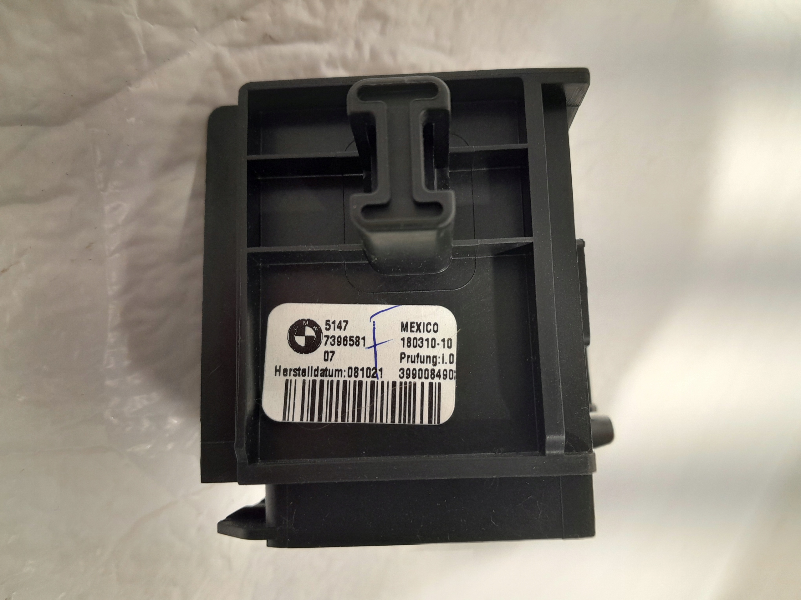BMW X3 G01 LCI holder bracket ROLETY boot left 7396581
