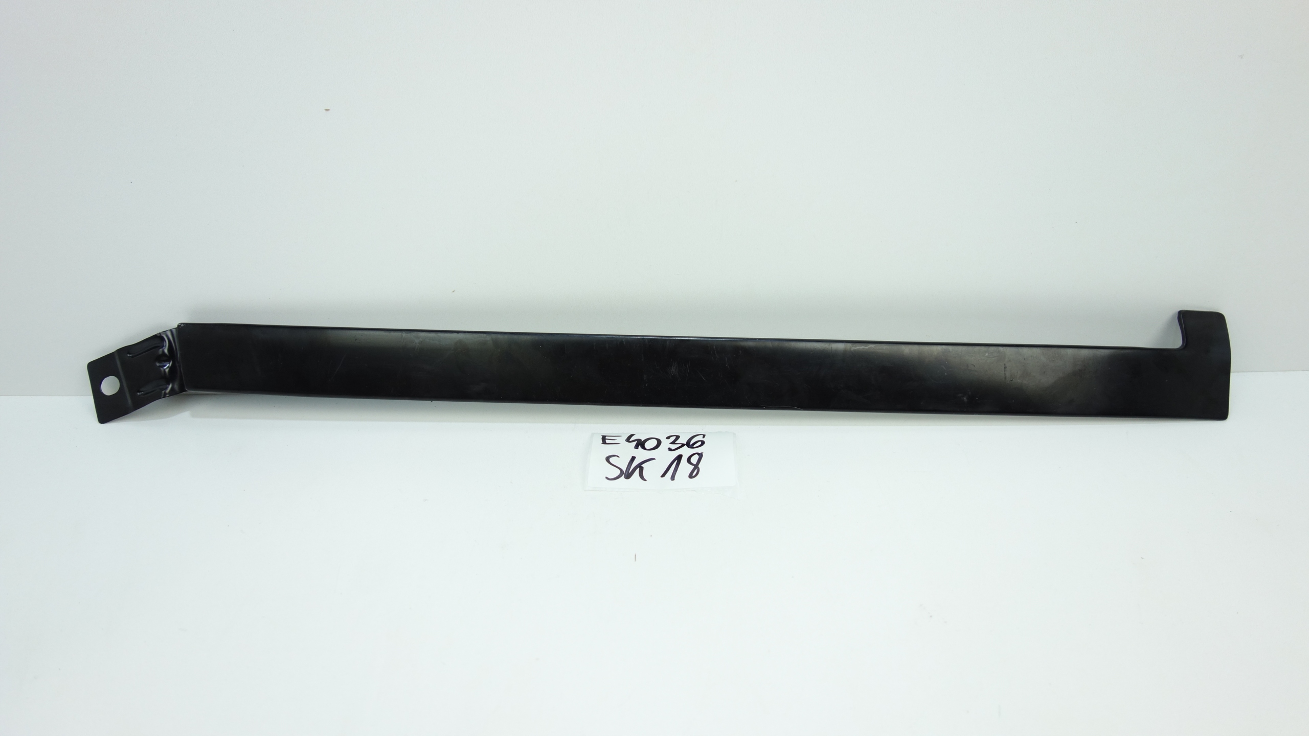 cover covering FORD COURIER MK2 ET76-A250A26-AF