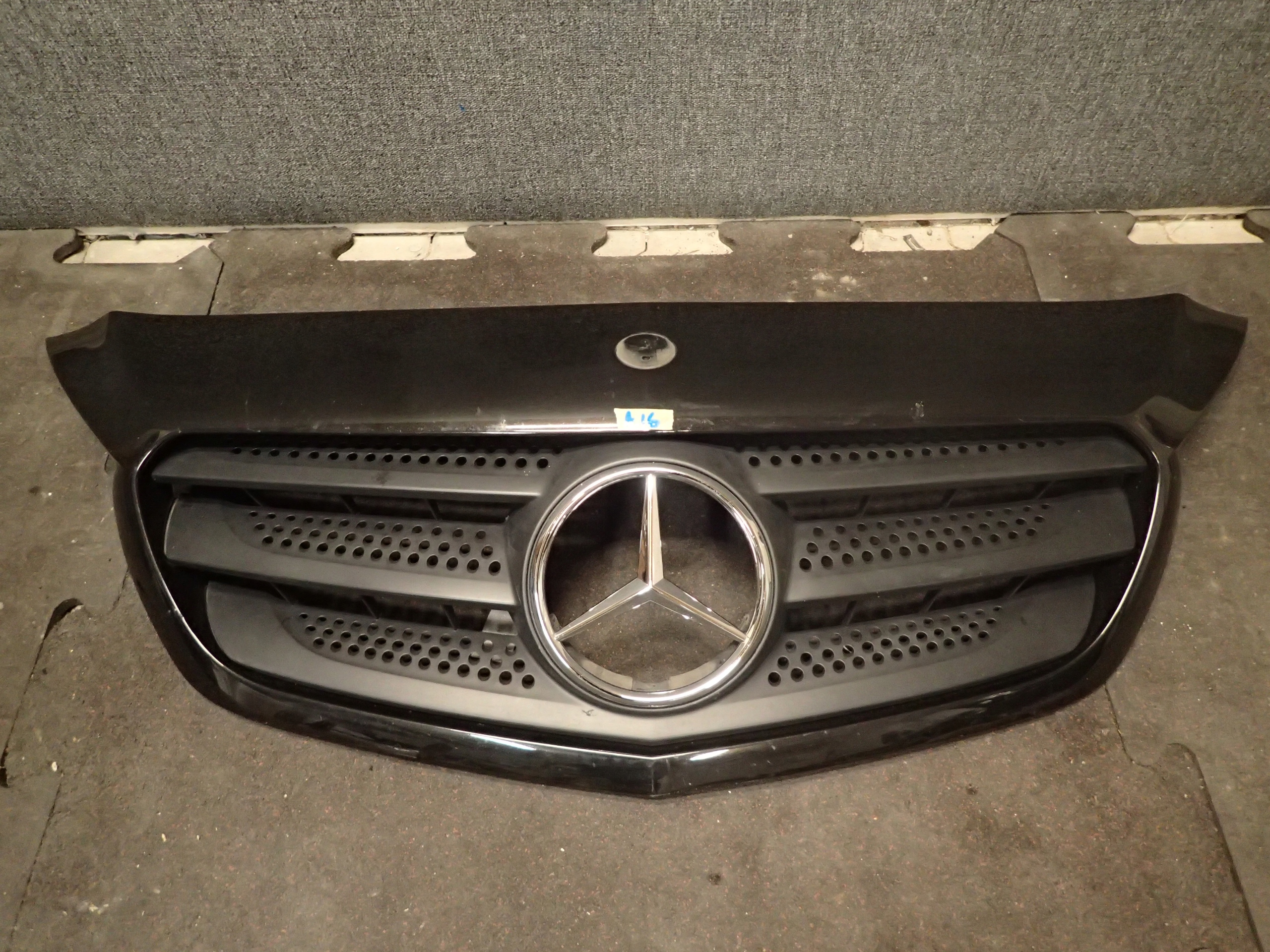 GRILLE MERCEDES CITAN W415
