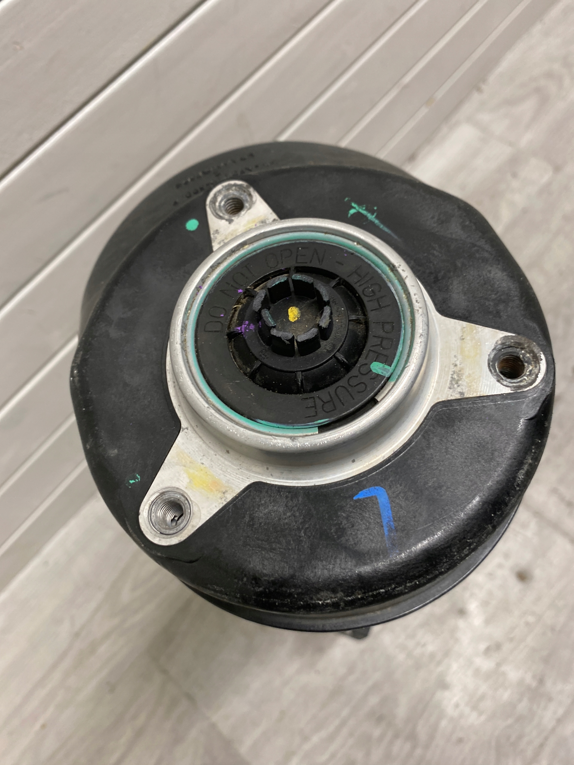shock absorber BMW X7 G07 left front