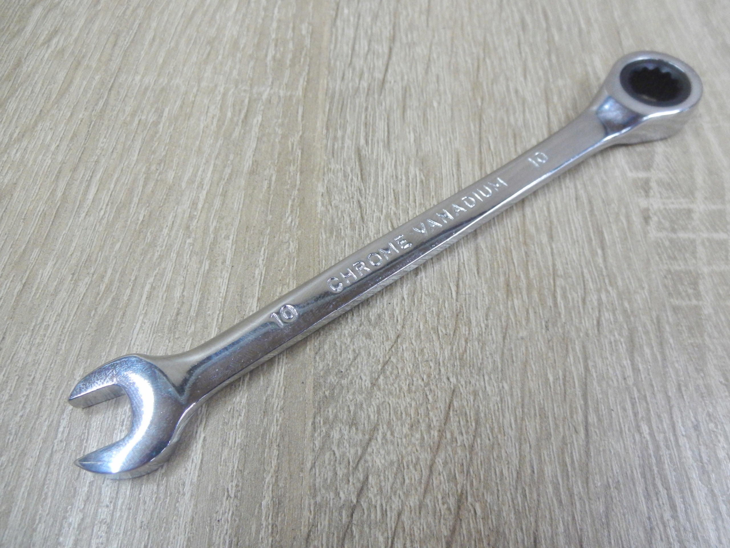 Klucz płasko oczkowy z Grzechotką CrV 10mm Marka Geko