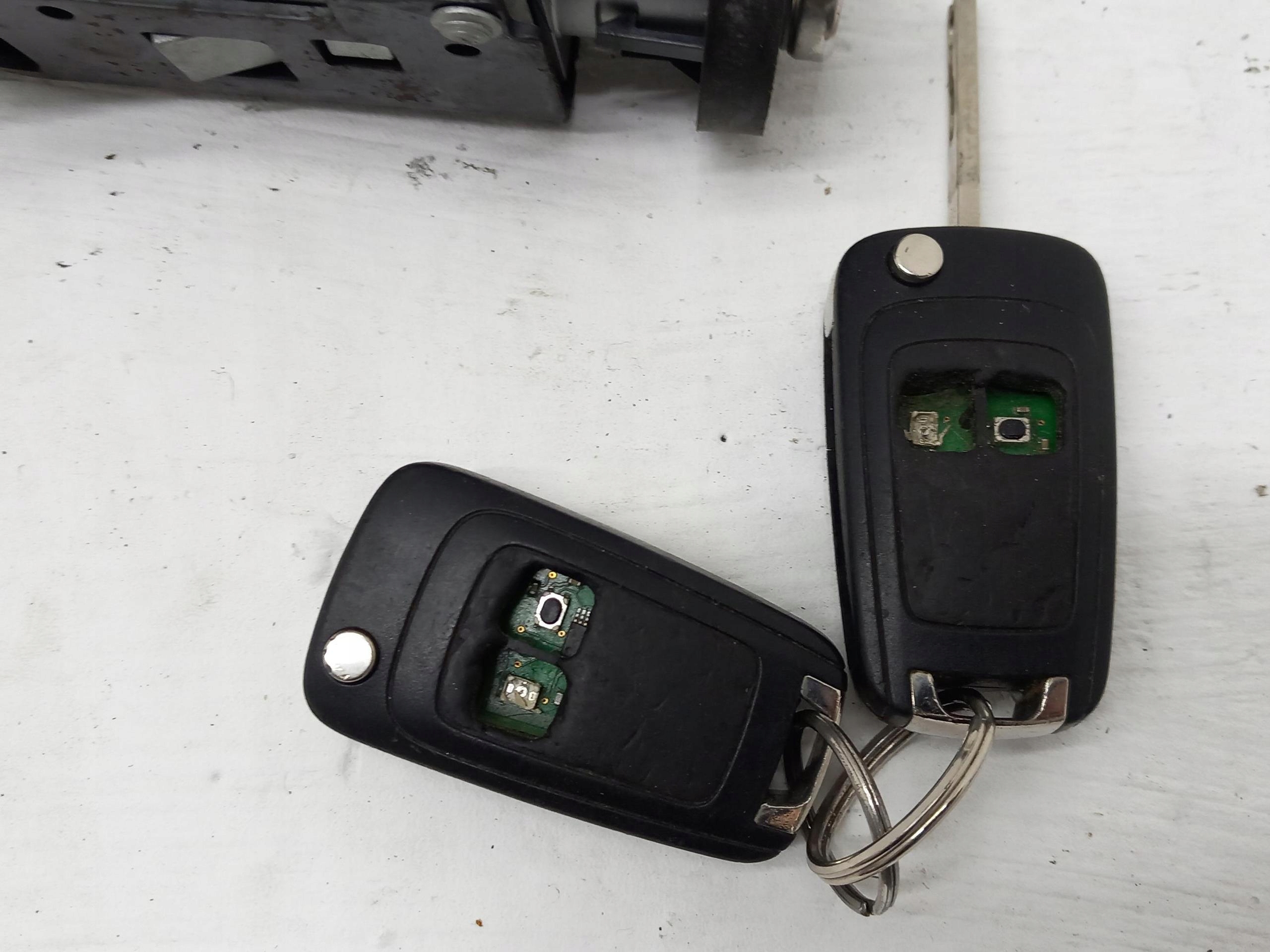 ignition IMMO key OPEL INSIGNIA A 20939745 08-17