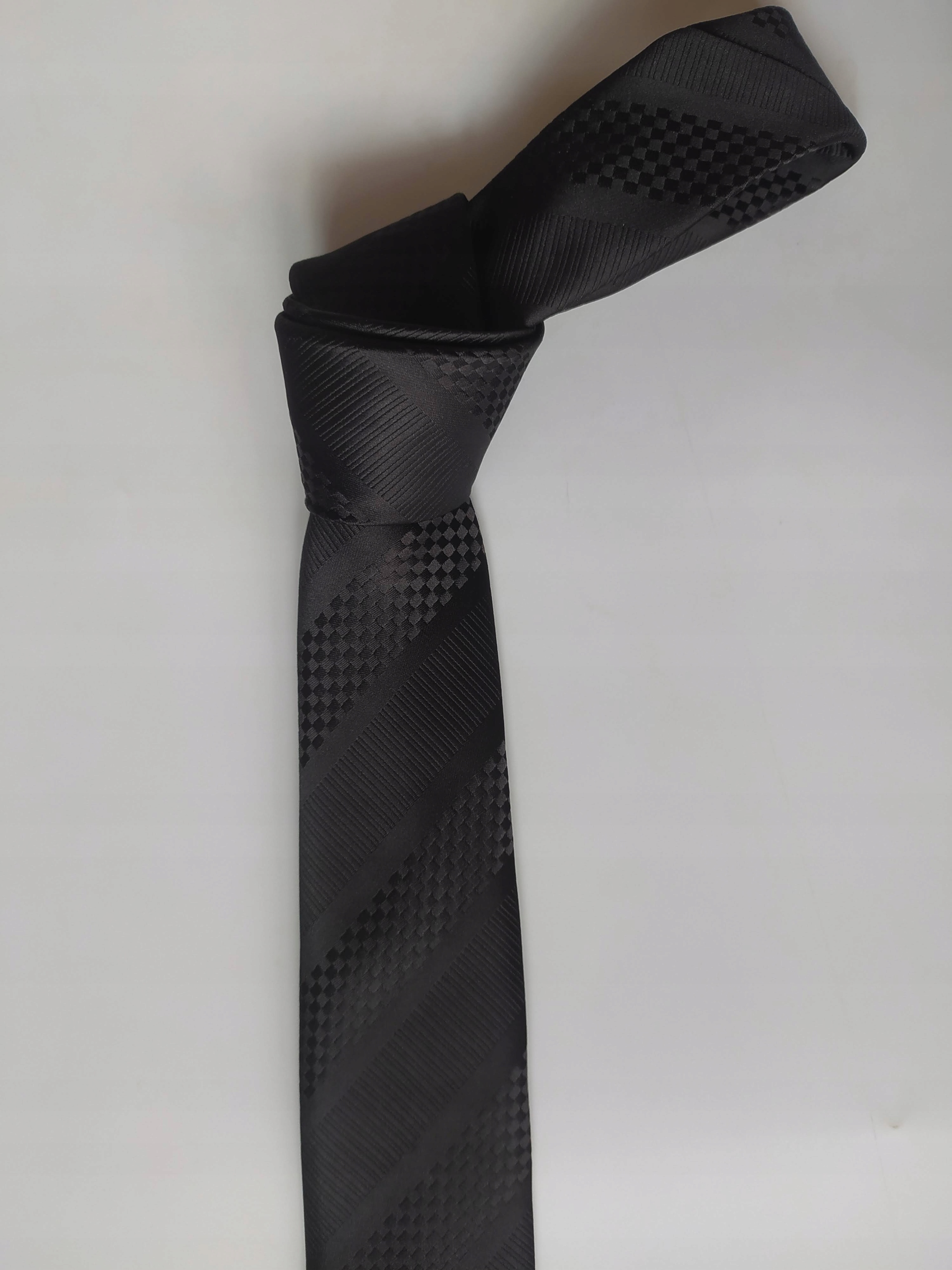 KRAWAT KLASYCZNY DOBRA JAKOŚĆ CZARNY, CZERWONY