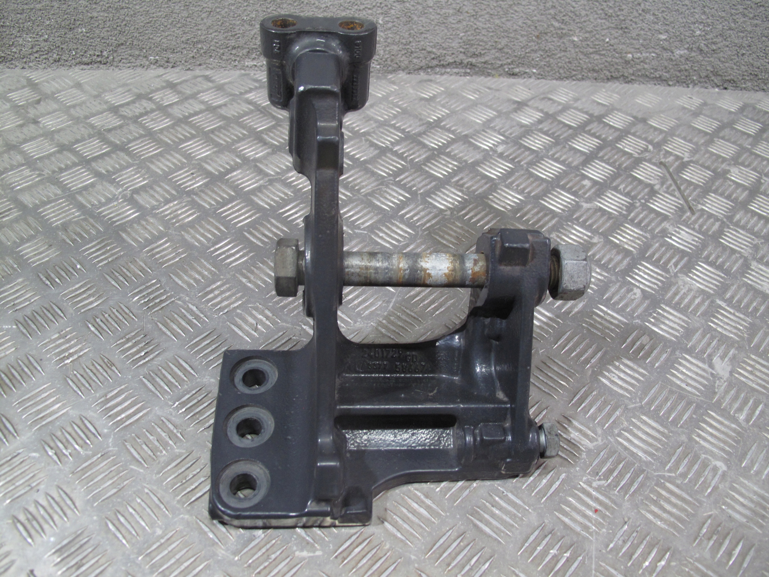 MOCOWANIE PRZEDNIE RESORA SCANIA R S Part number 2401729