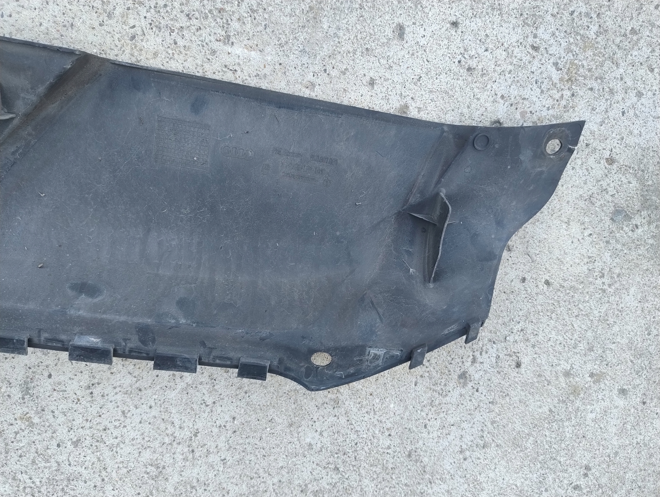 kryt obal stěny předního předek Horn AUDI A4 B8 8K0807081