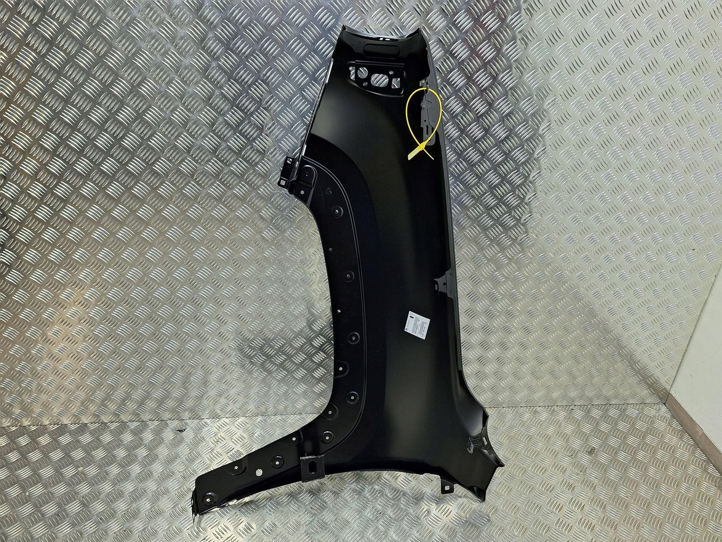 fender front right JEEP RENEGADE 14- 68307086AA