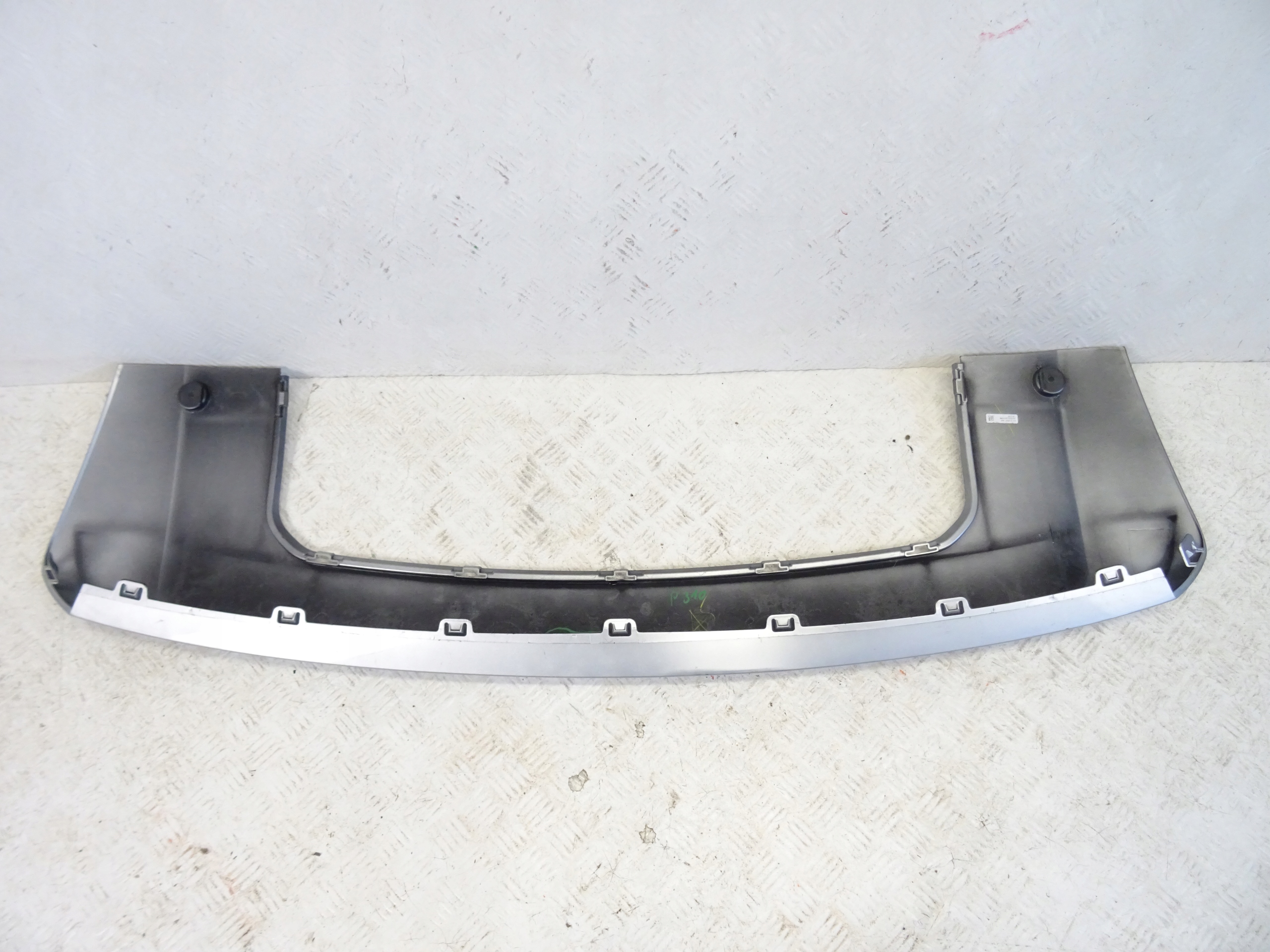 accessories of a bumper diffuser front front RANGE ROVER SPORT M8E217F011