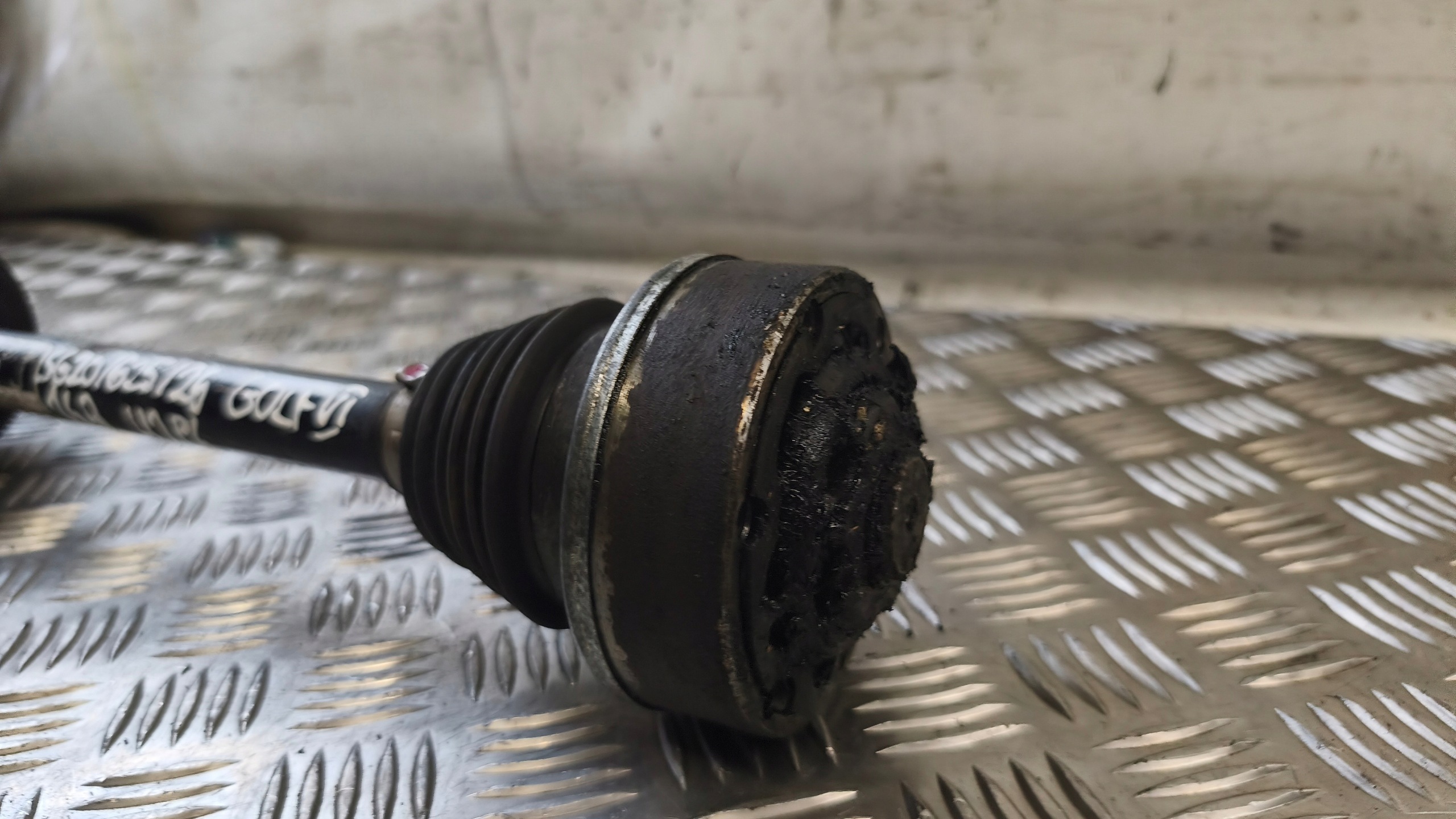 semi-axis left VW GOLF VI 2009 1K0407271GR