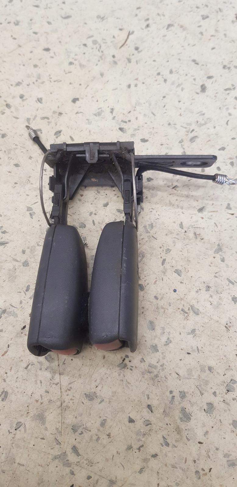 защелка ремня зад дивана volvo V70 S70