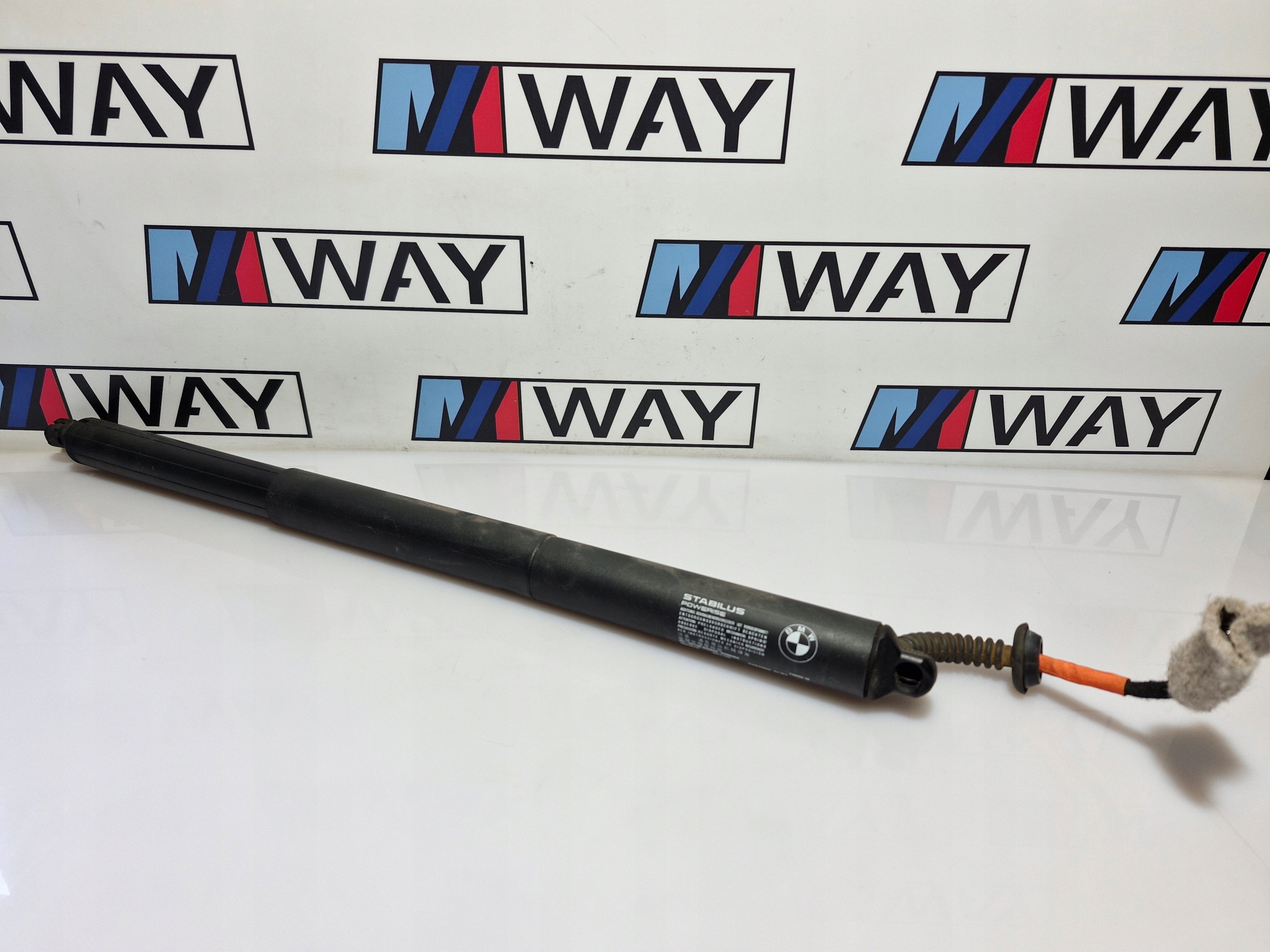 BMW F48 X1 damper bonnet boot rear part 9482962