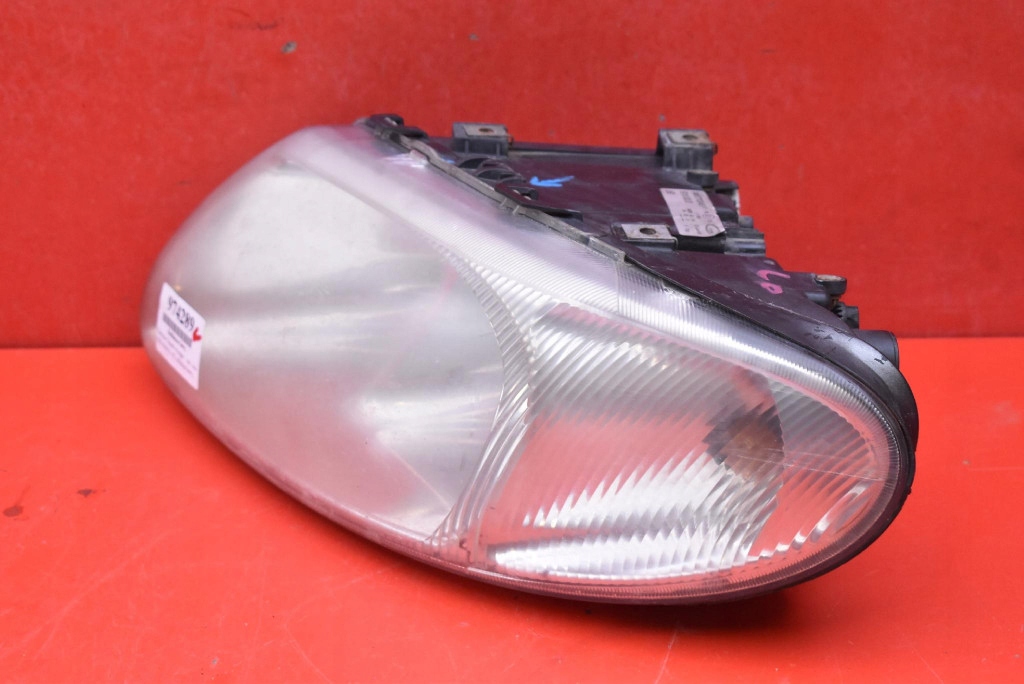 REFLEKTOR left light front EU 04857703AB CHRYSLER GRAND VOYAGER 4 IV 01-04