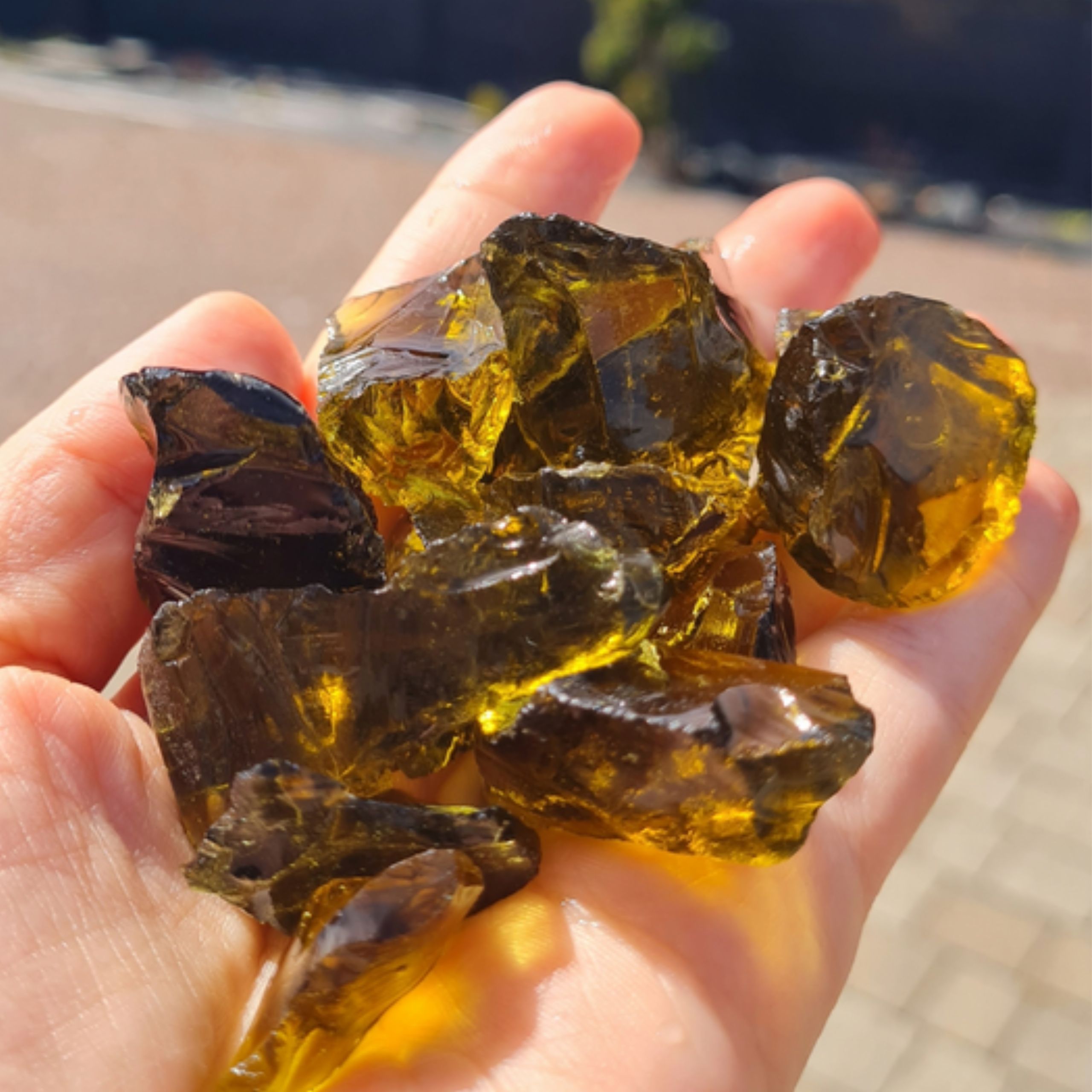 Sklo Hnědé Dekorativní Grys Do Zahrady 1-2 CM Kámen Do Gabionů 10 Kg