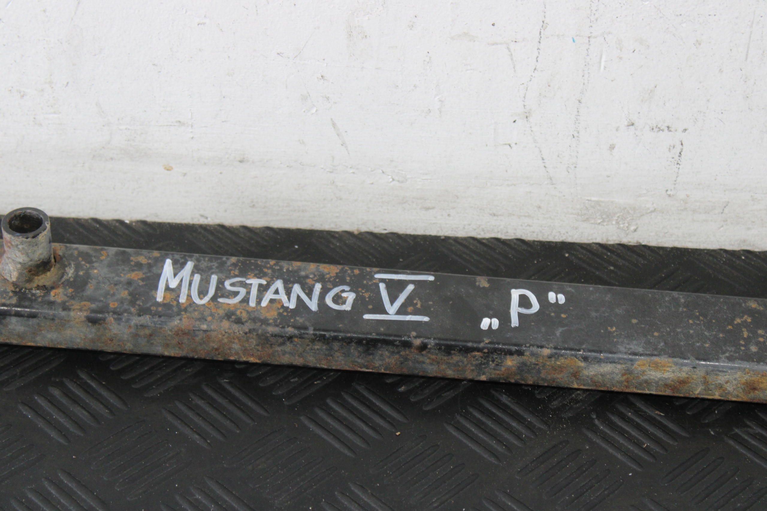 sider holder pillar right FORD MUSTANG V 5