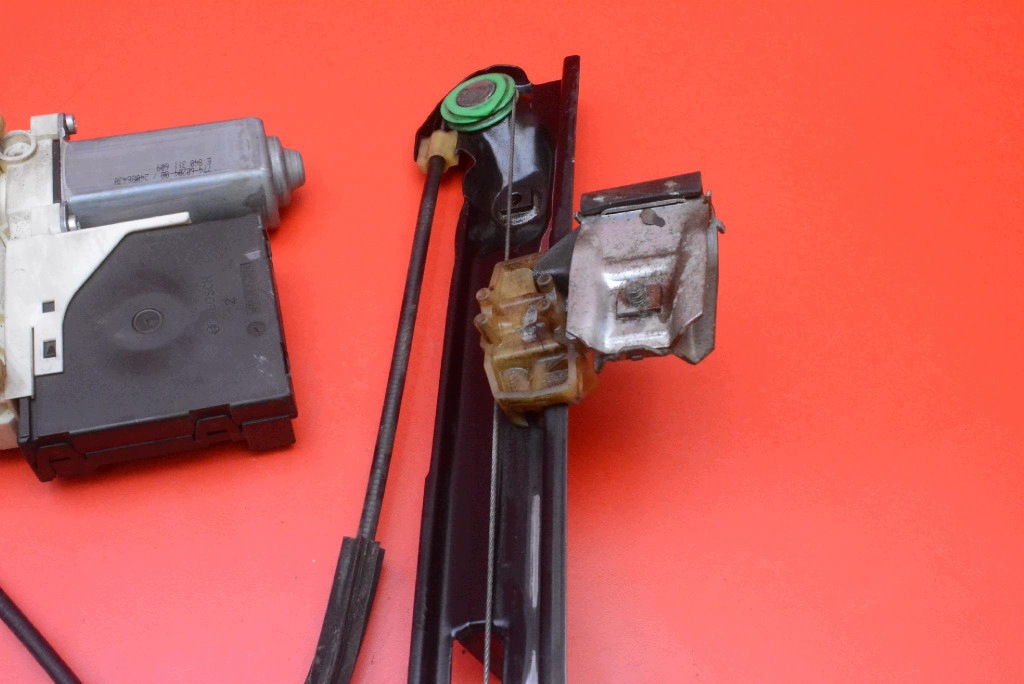window regulator left front EU 1P0837401E SEAT LEON 2 II MK2 FR 05-09