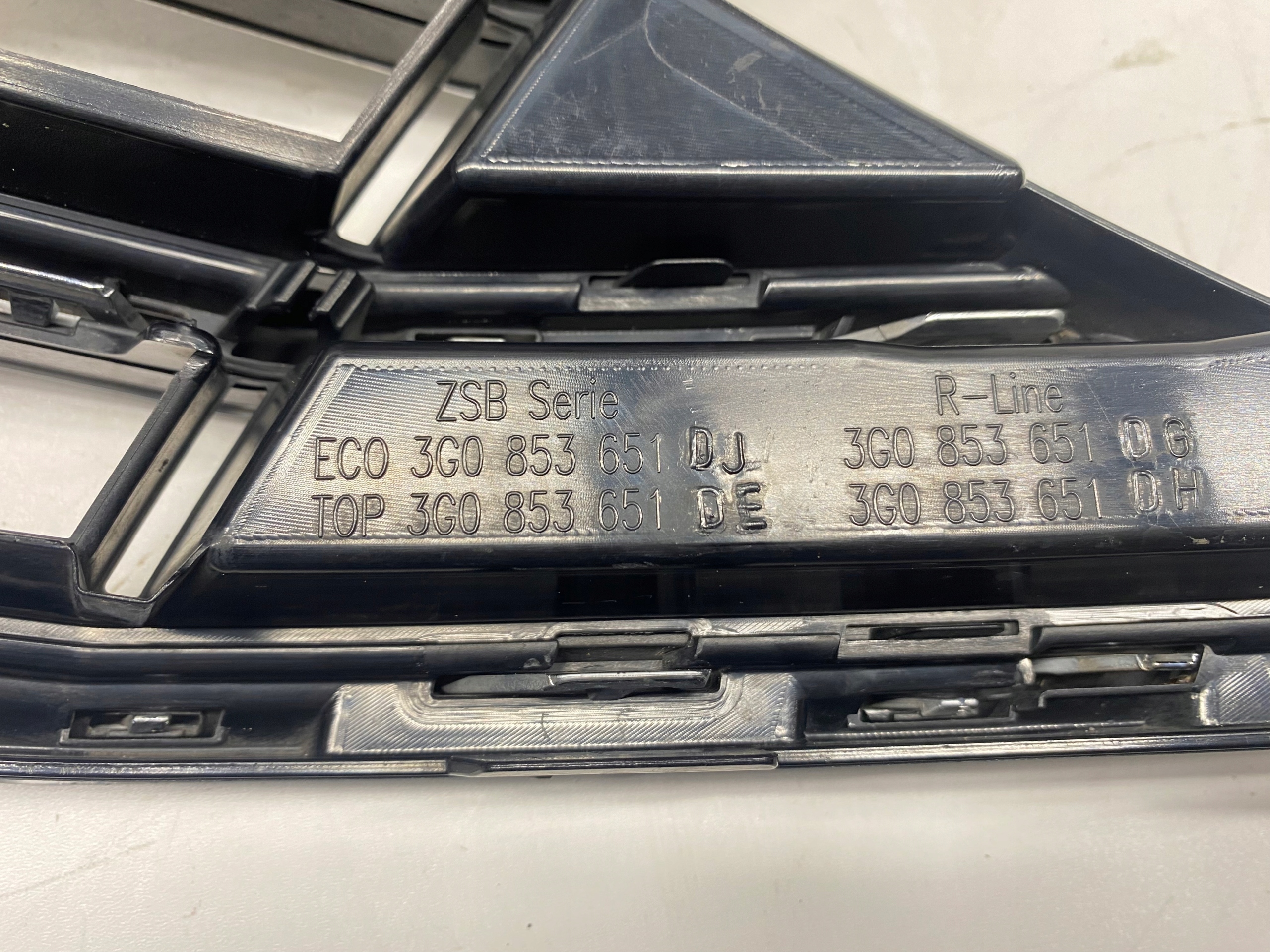 VW Passat B8 Kühlergrill FRONTGRILL Kühlergitter 3G0853653NP - Thumbnail 12