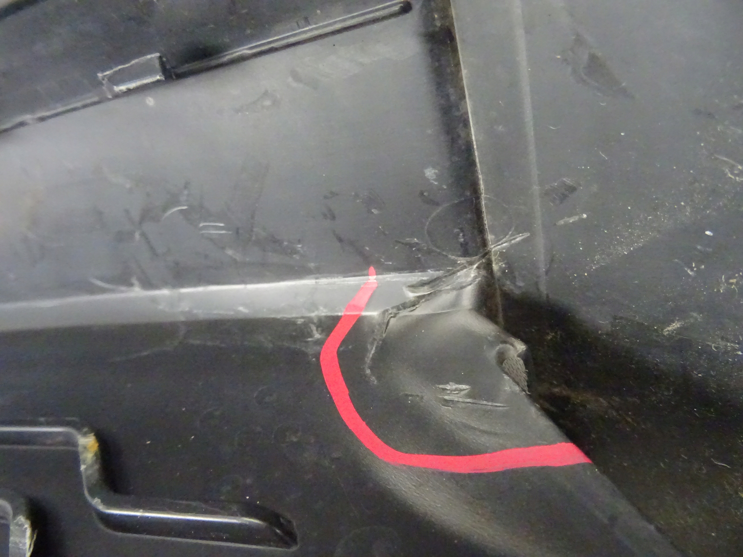mřížka nárazníku přední předek levá VW CRAFTER II 7C0853665B